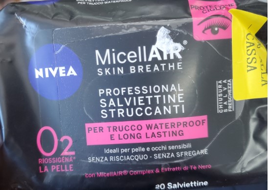 Official image of Make-up remover wipes ; Nivea ; Micell Air skin breathe published by OECD 5