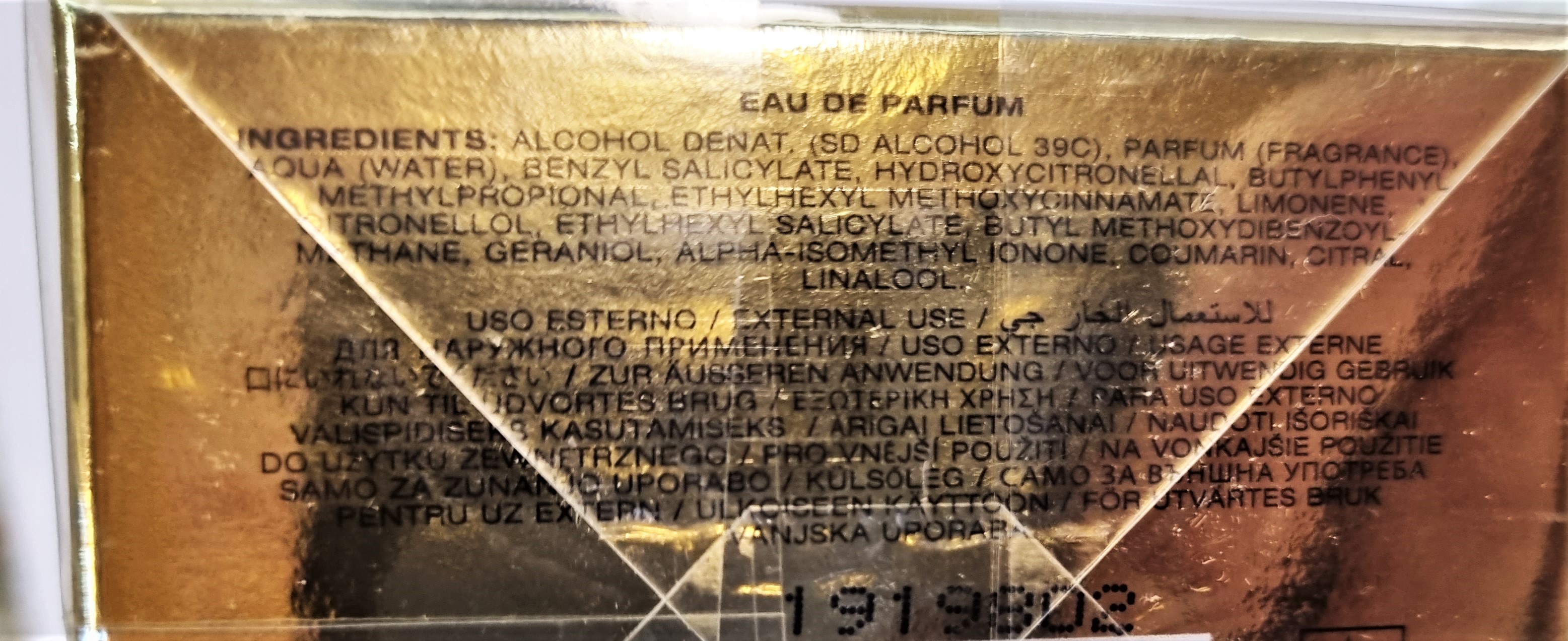 Official image of Perfume ; Missoni ; published by OECD 5