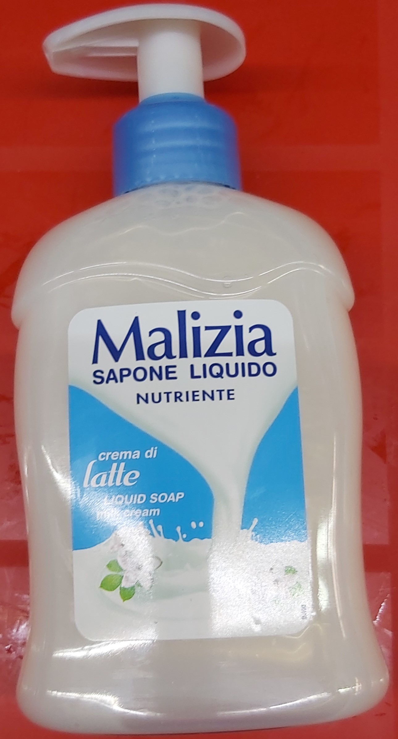 Official image of Liquid soap ; Malizia ; Sapone liquido con antibatterico tè verde e menta - Sapone liquido nutriente crema di latte published by OECD 2