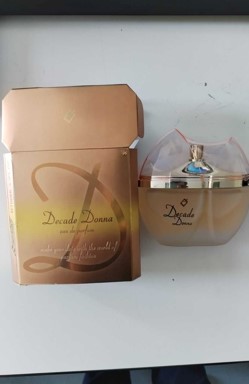 Official image of Perfume ; Merta ; Decade donna published by OECD