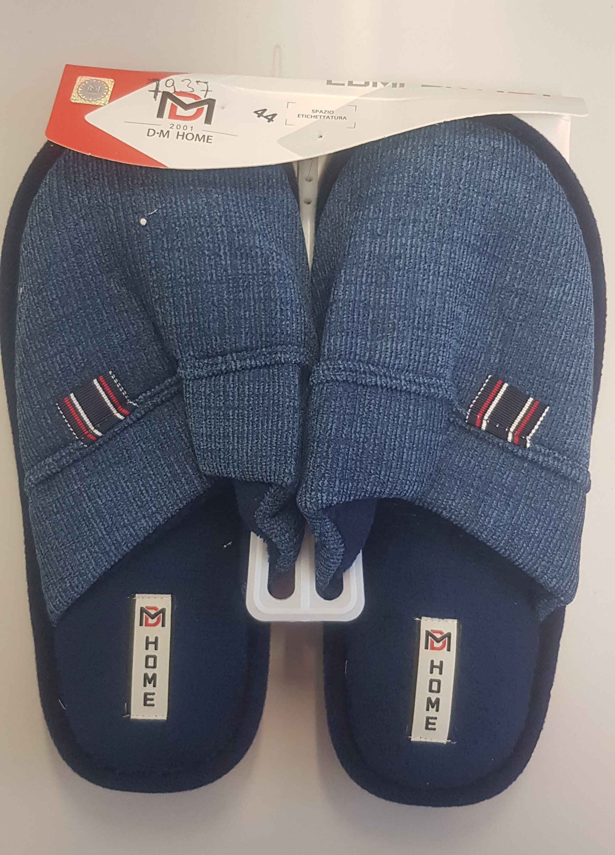 Official image of Slippers ; DUE MELE ; D.M Home published by OECD 3