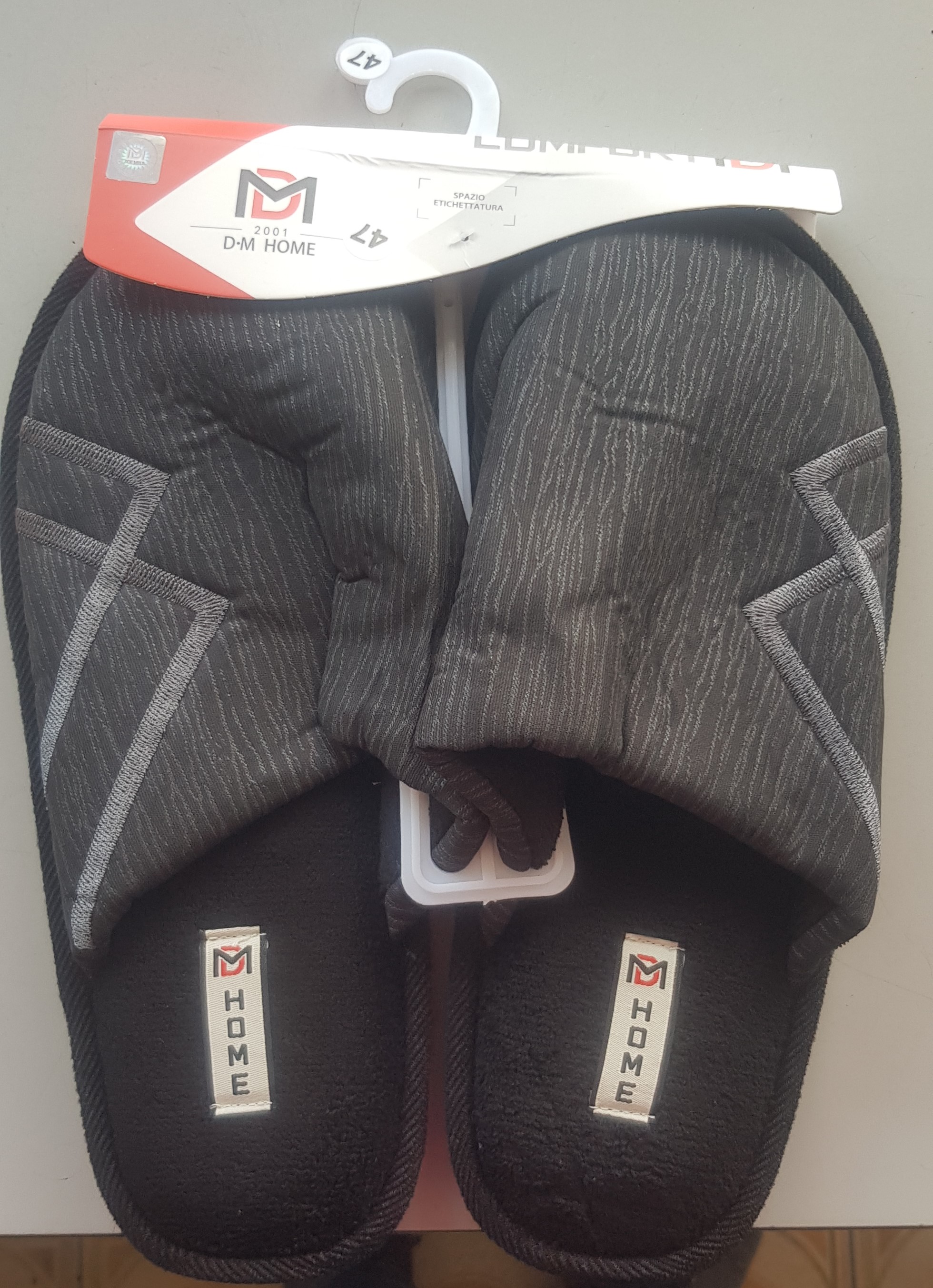 Official image of Slippers ; DUE MELE ; D.M Home published by OECD 4