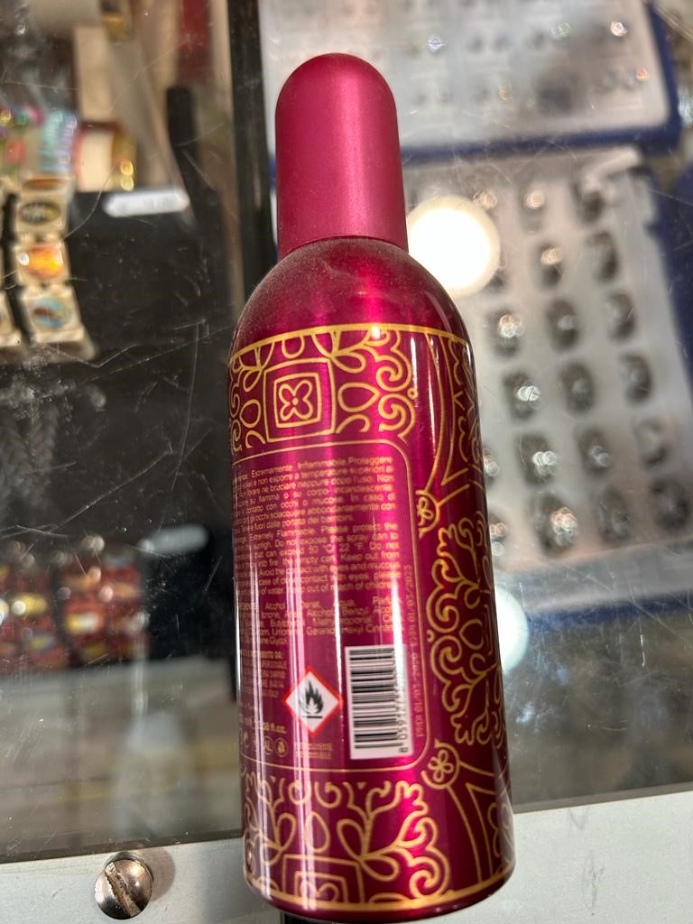 Official image of Perfume ; Setablu ; Uniquet inevitable published by OECD 2