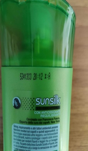 Official image of Shampoo and conditioner ; Sunsilk ; Sciolti & Fluenti published by OECD 2