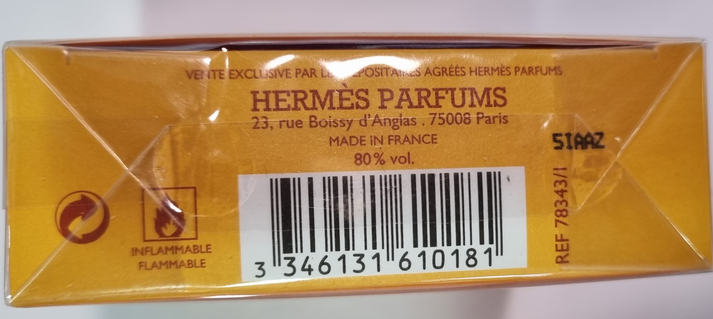 Official image of Perfume ; Hermès ; 24 Faubourg published by OECD 4