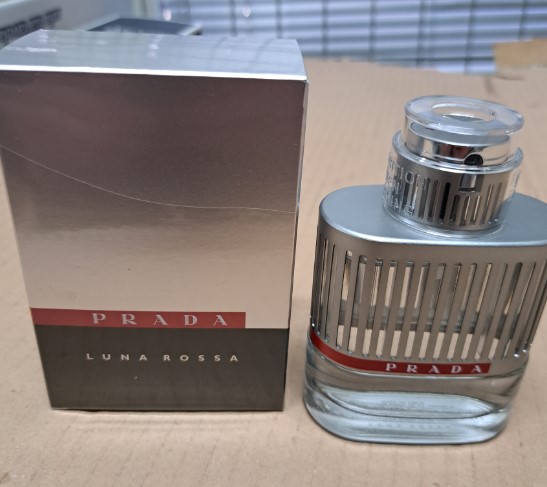 Official image of Eau de toilette ; Prada ; Luna rossa published by OECD 4