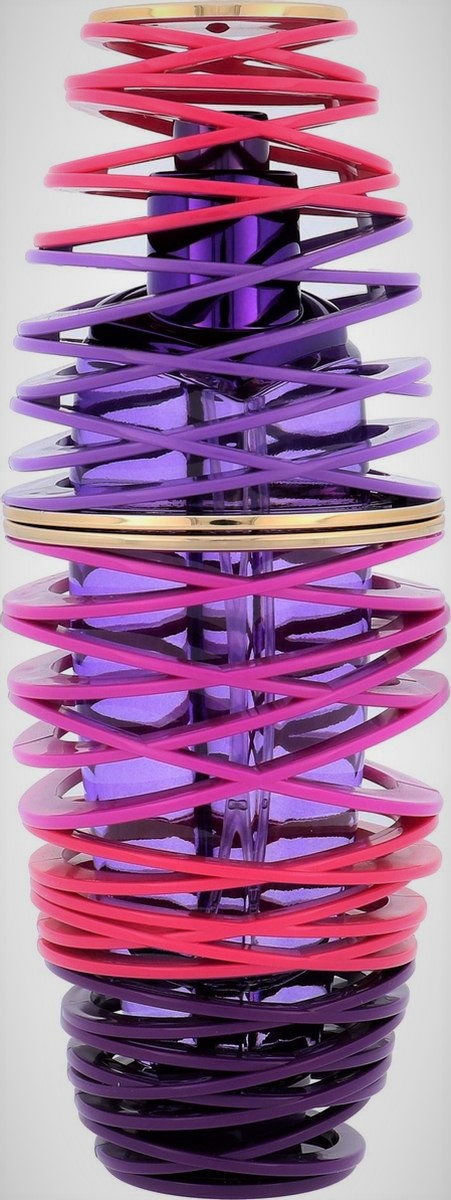 Official image of Perfume ; Justin Bieber's ; Girlfriend published by OECD 2