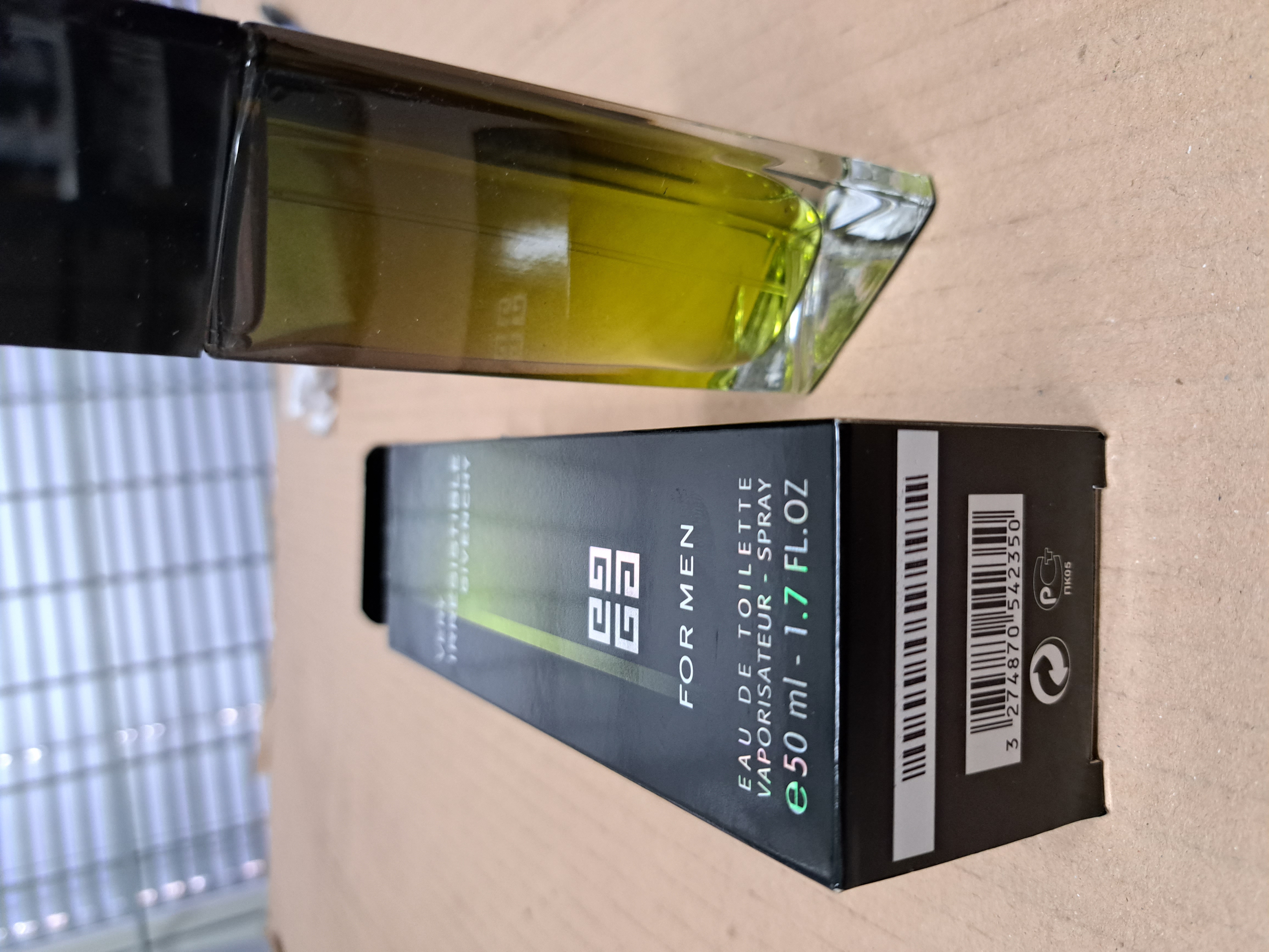 Official image of Eau de toilette ; GIVENCHY PARIS ; Very Irresistibile published by OECD