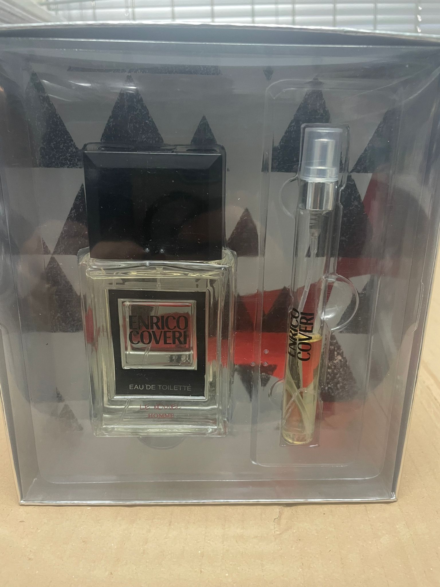 Official image of Eau de toilette set ; Enrico Coveri ; Le Nouvel homme published by OECD 3