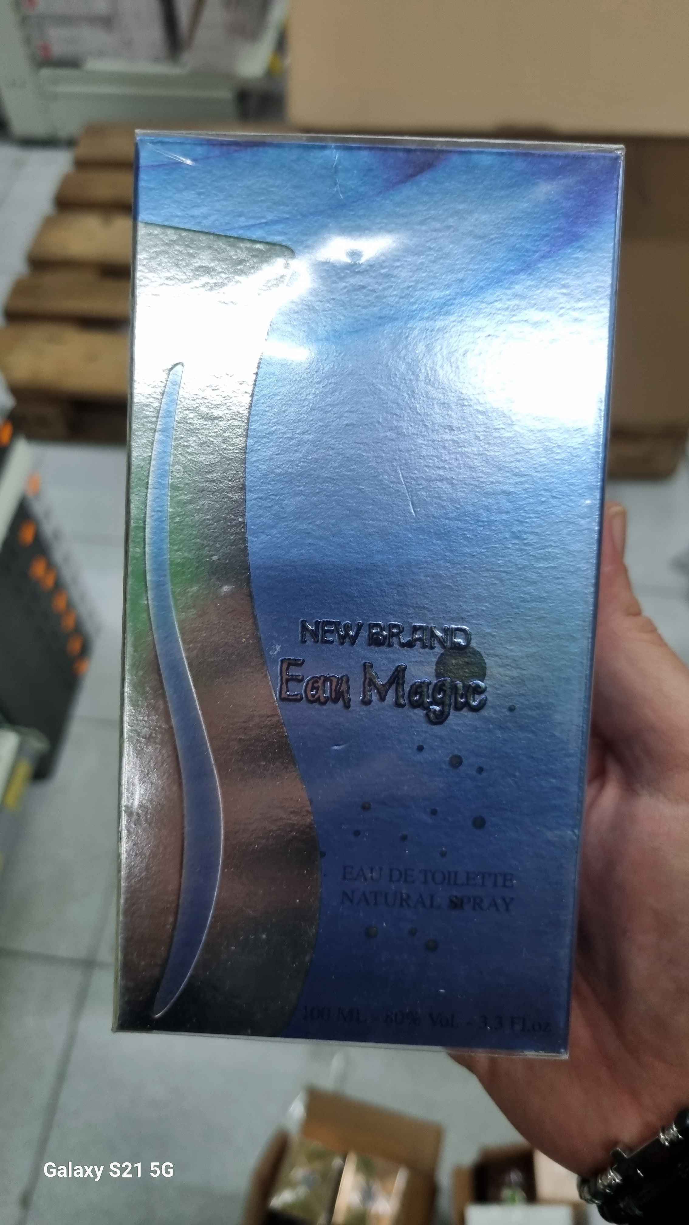 Official image of Eau de toilette ; New Brand ; Eau Magic published by OECD