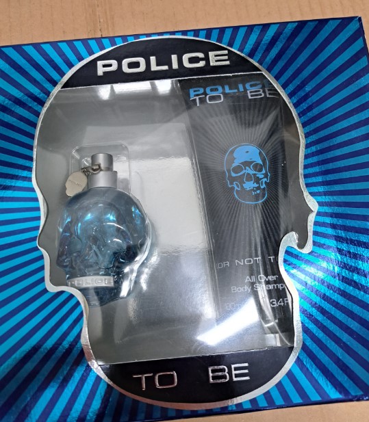 Official image of Cosmetic set ; Police ; To be published by OECD 4