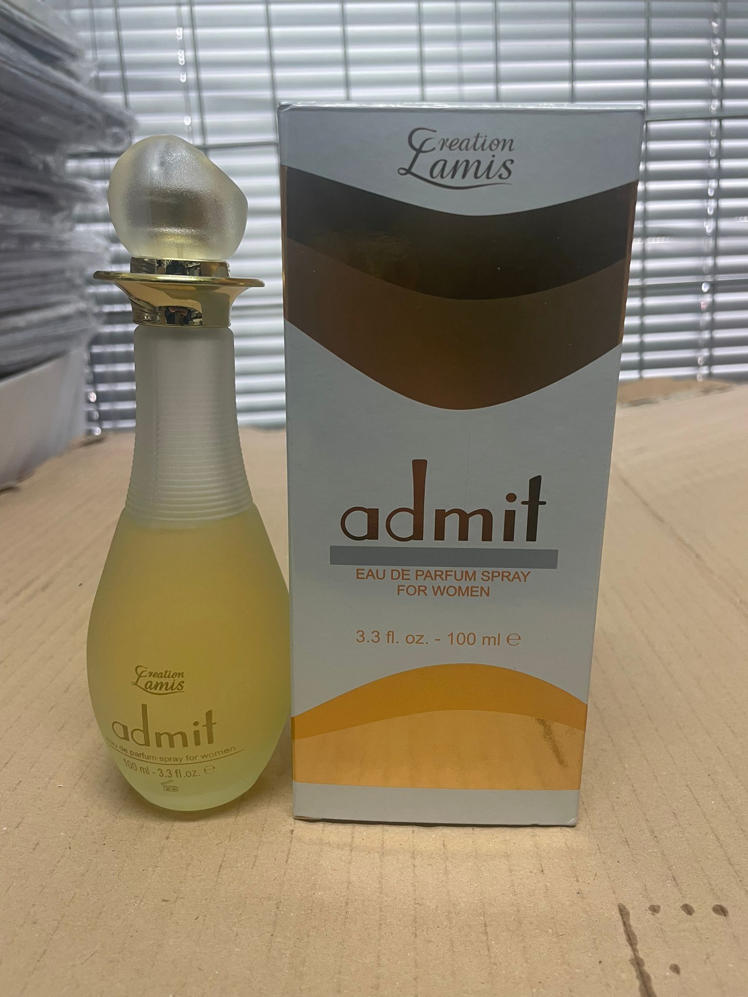 Official image of Perfume ; Creation lamis ; Admit published by OECD 2