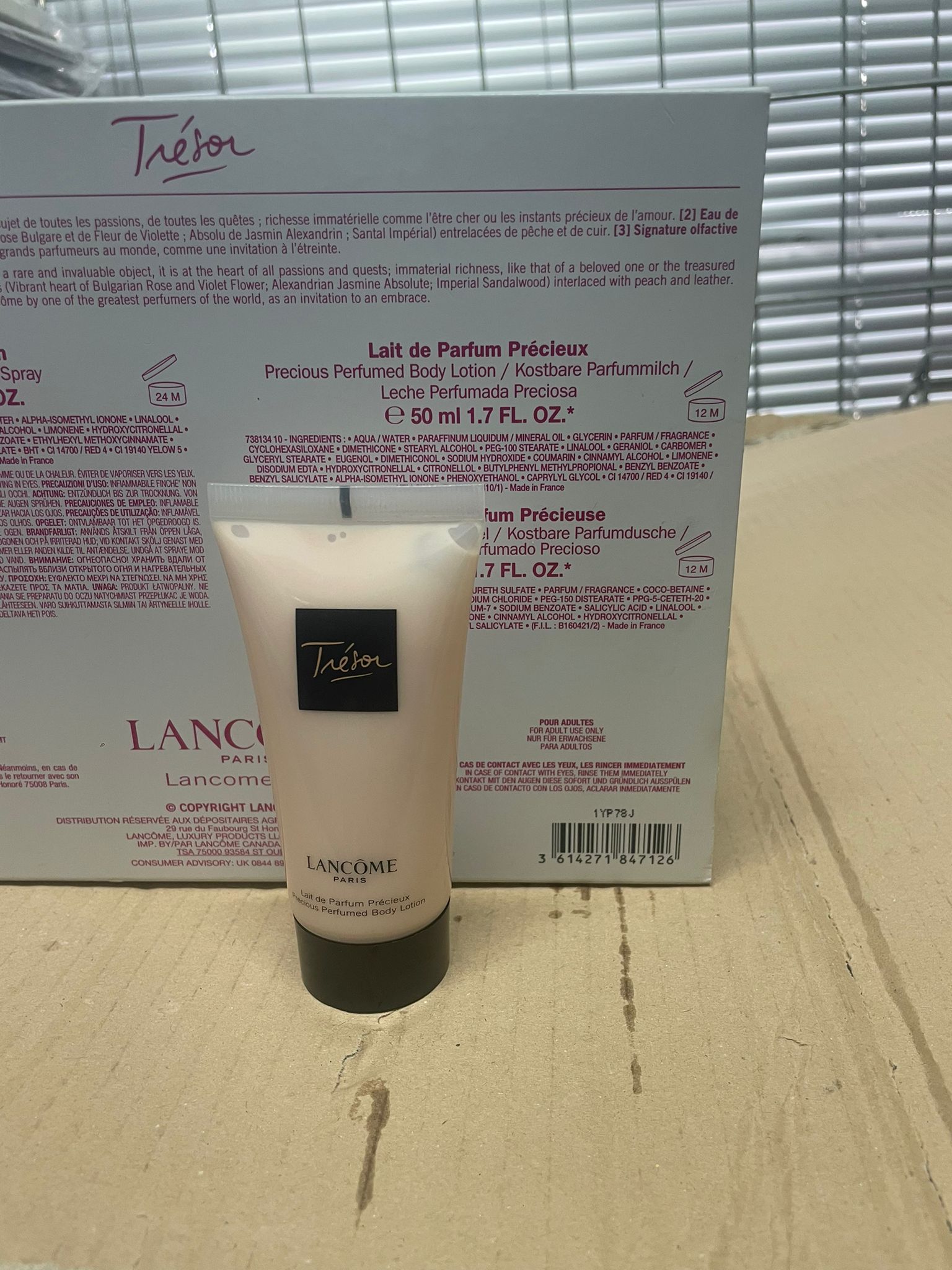 Official image of Gift box ; Lancome Paris ; Tresor published by OECD 2