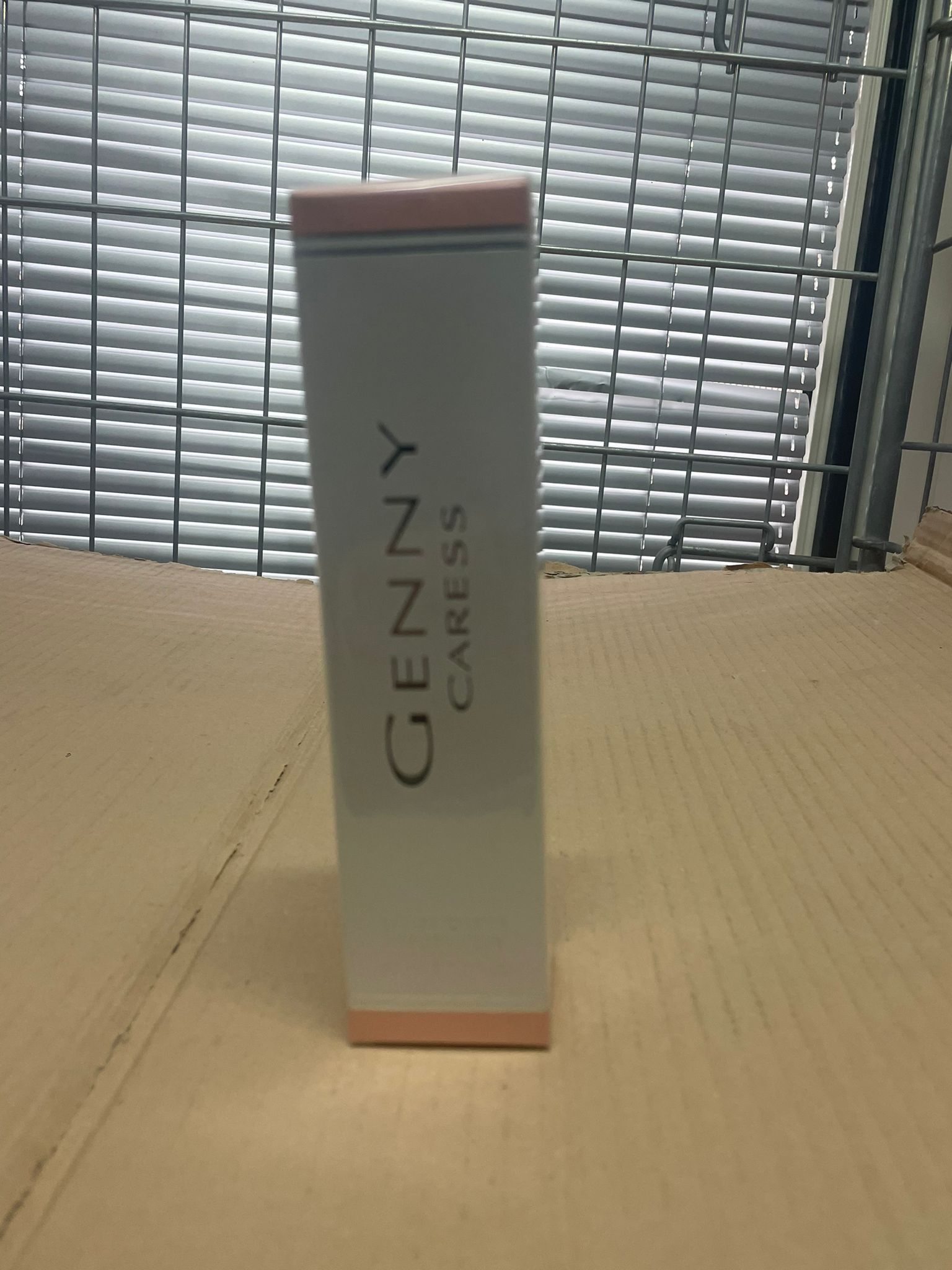 Official image of Perfume ; Genny Caress ; published by OECD 2