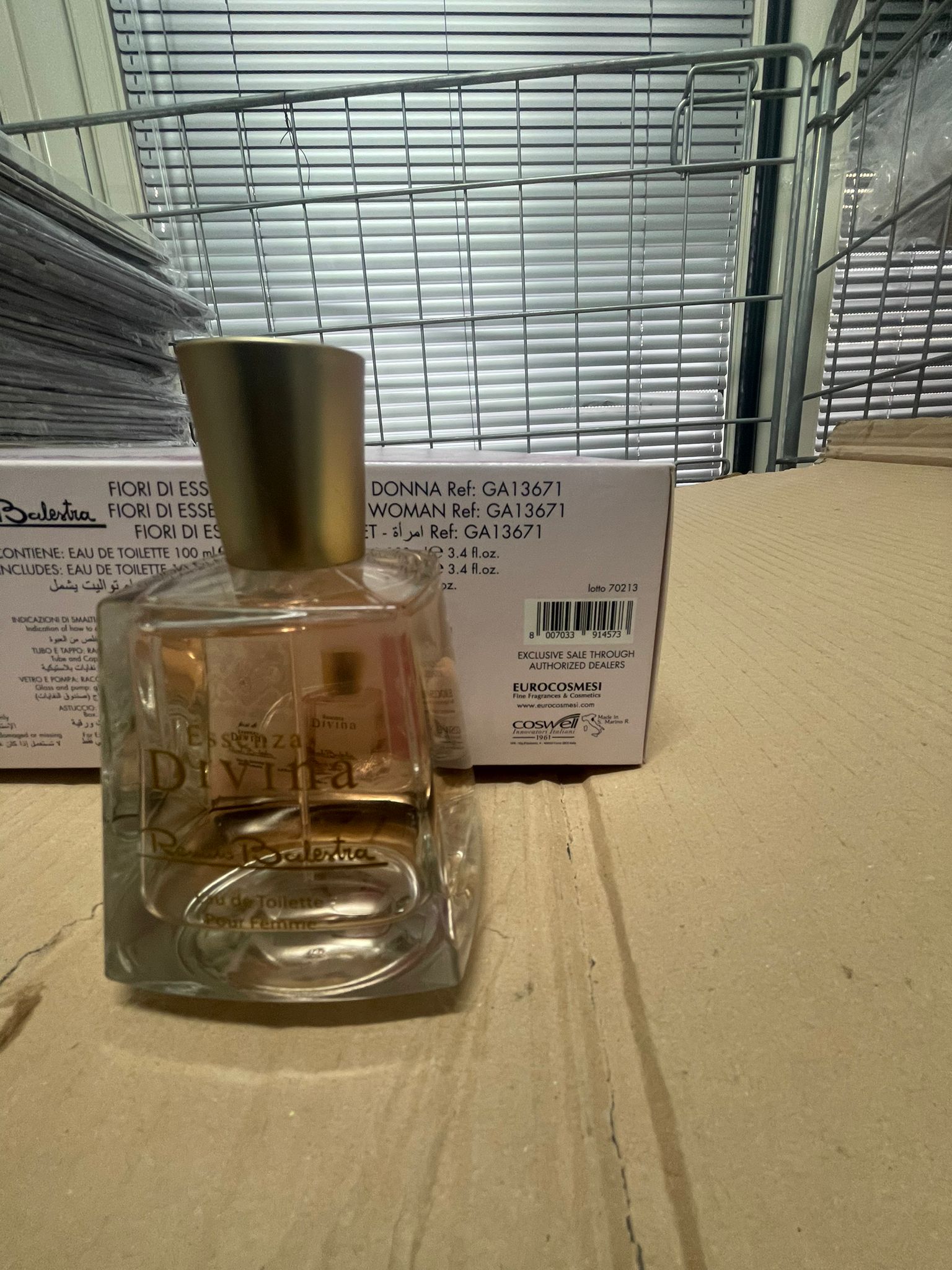 Official image of Cosmetic set ; Renato Balestra ; Fiori di Essenza Divina published by OECD 4