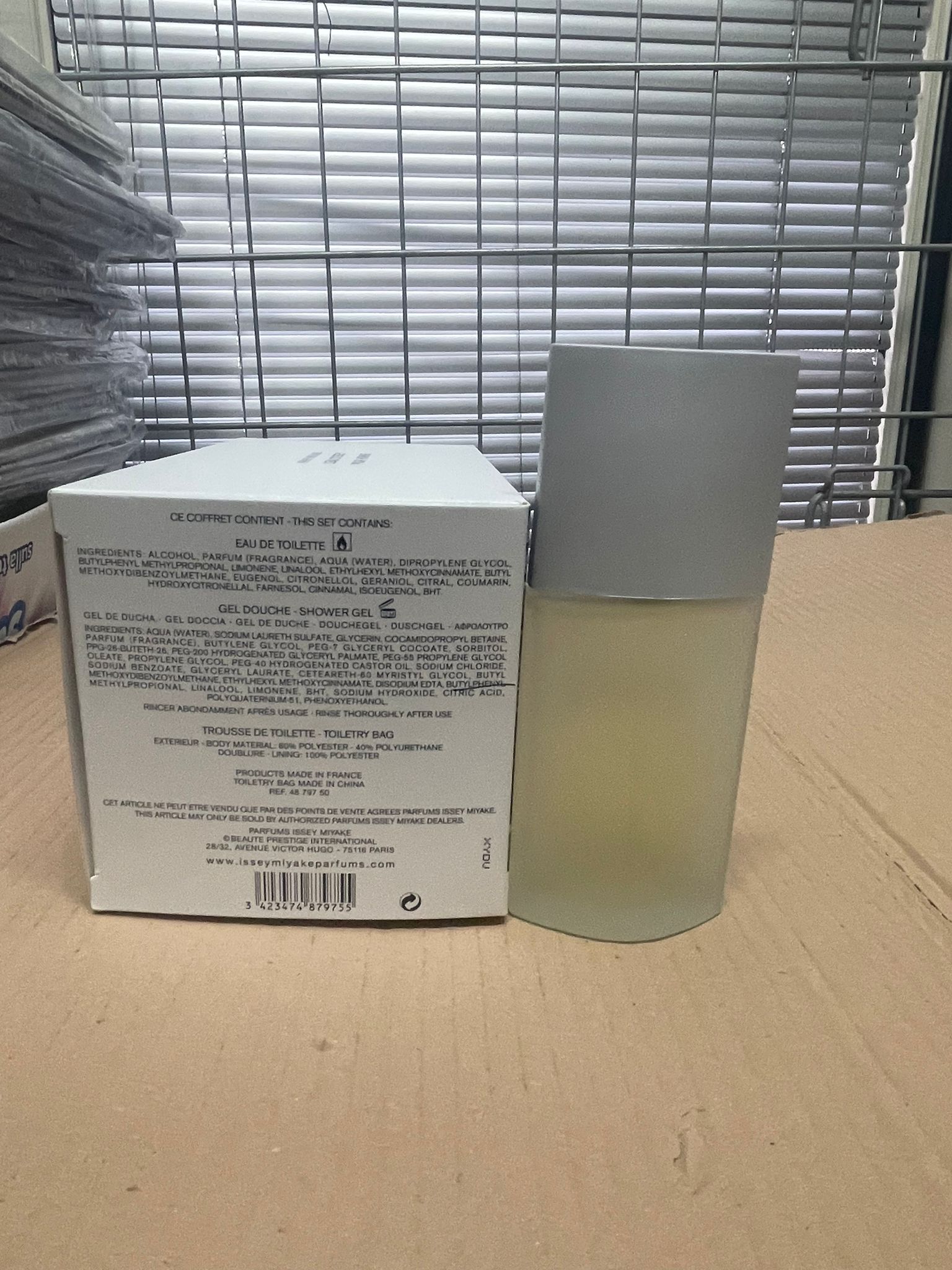 Official image of Cosmetic set ; ISSEY MIYAKE ; Eau de toilette - Gel doccia published by OECD 4