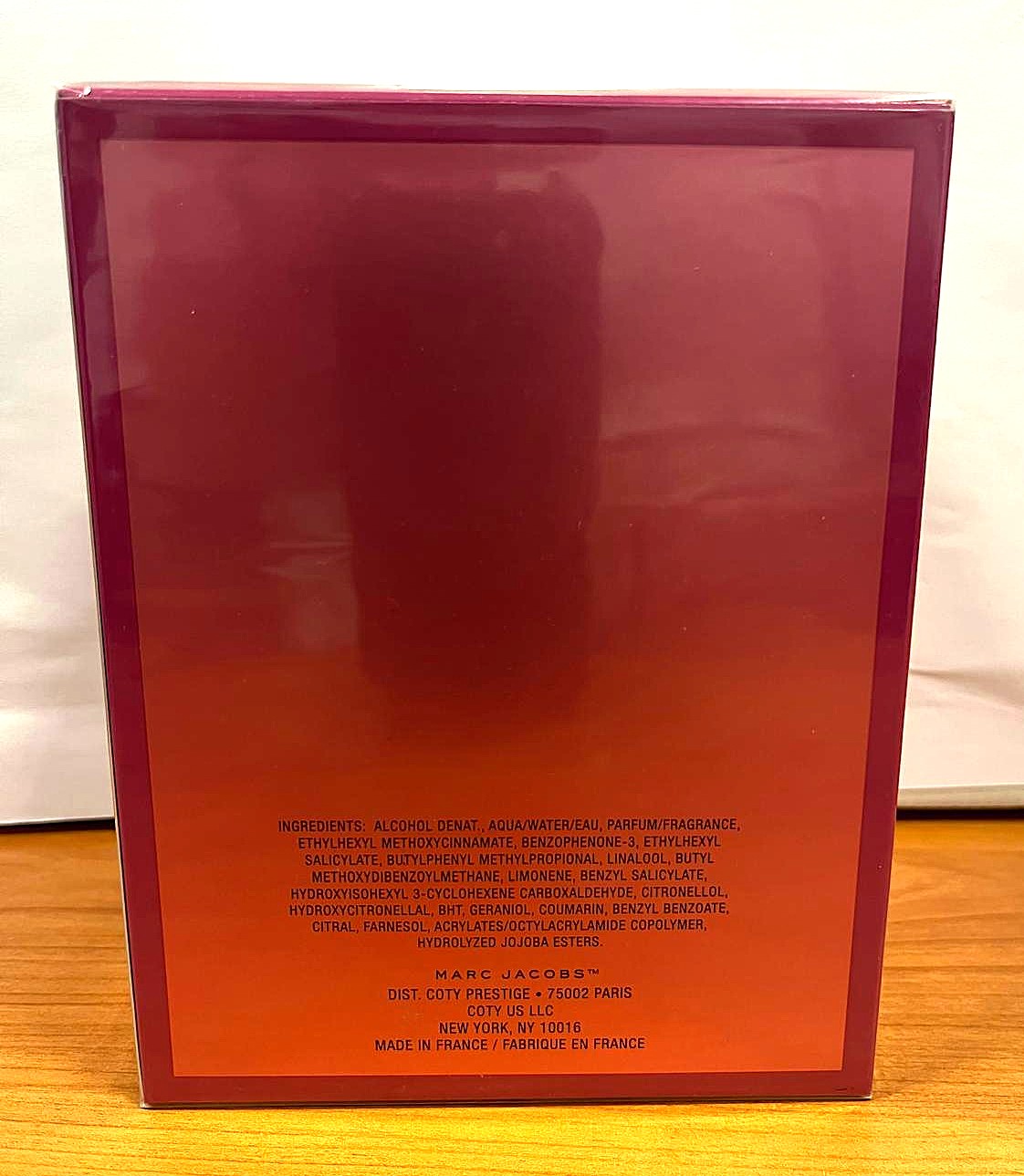 Official image of Perfume ; MARC JACOBS ; OH, LOLA! published by OECD 2
