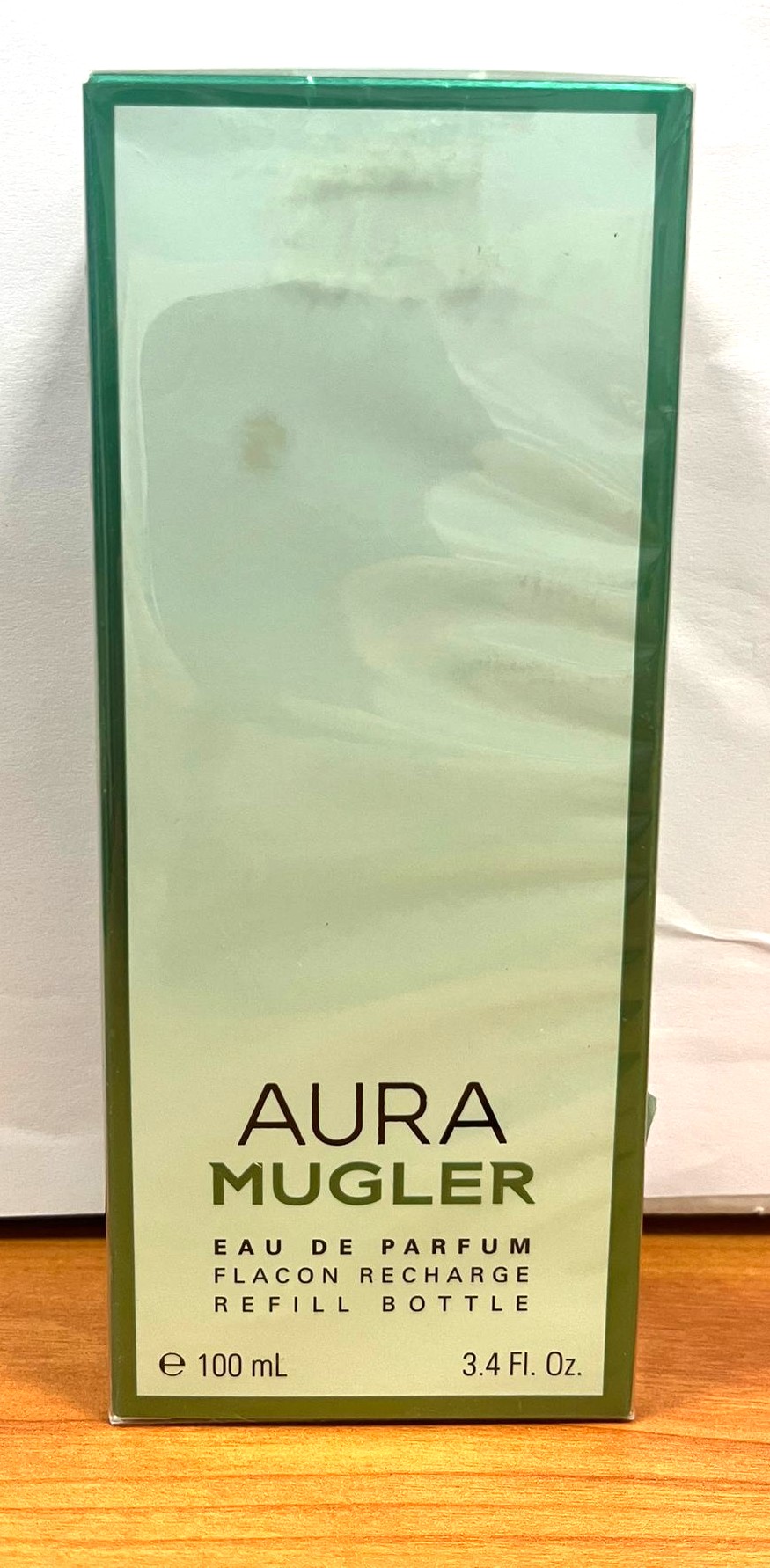 Official image of Perfume ; Mugler ; Aura published by OECD