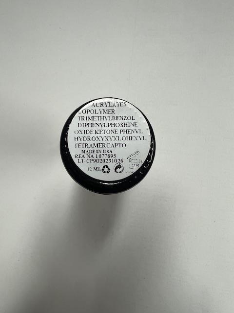 Official image of Gel nail polish ; Cliss ; Gel primer published by OECD 4