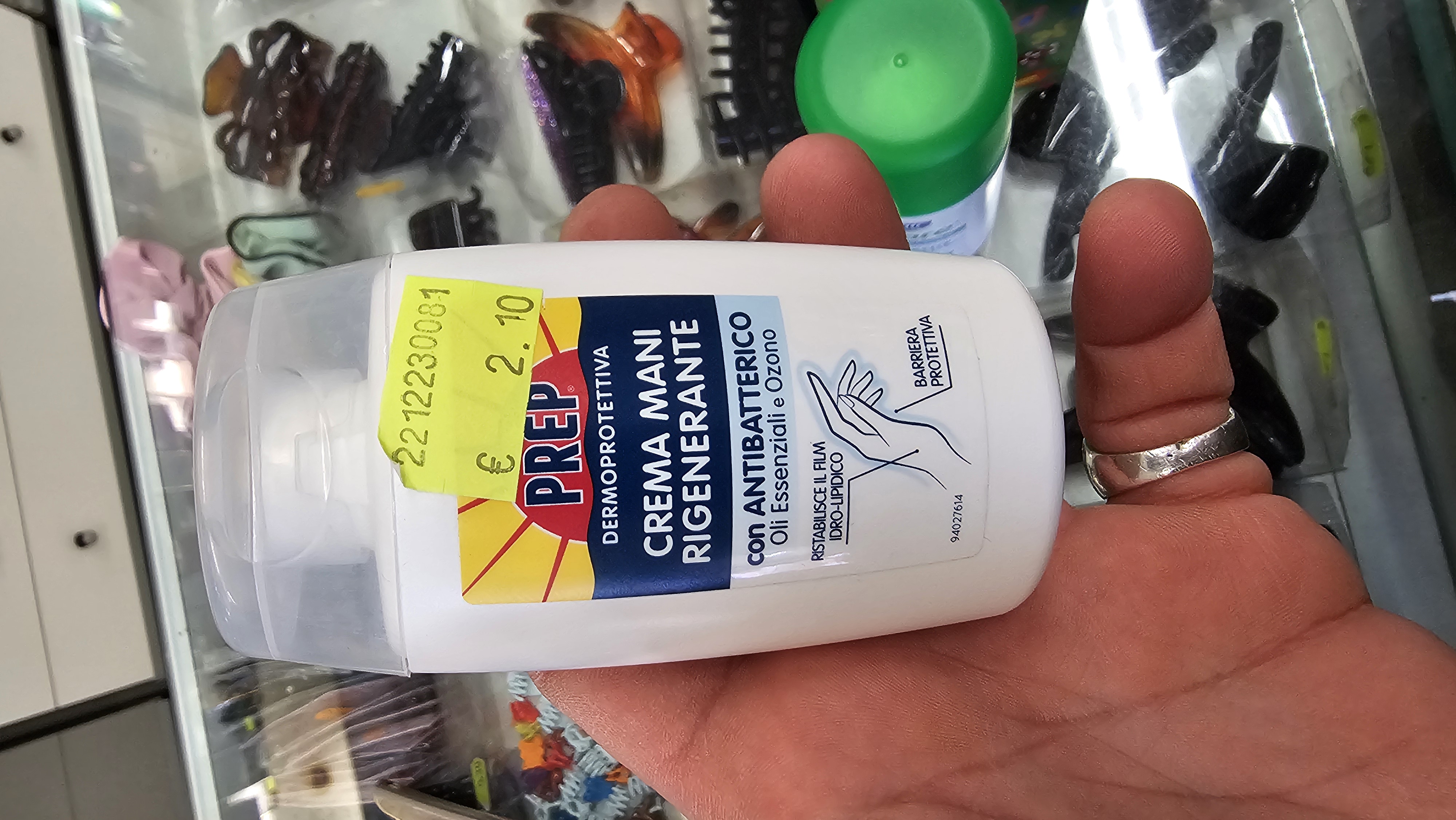 Official image of Hand cream ; Prep ; Crema mani rigenerante published by OECD