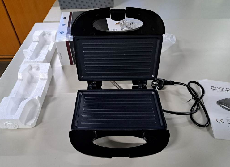Official image of Sandwich maker ; Easy 2 love ; Tostiera 800W published by OECD