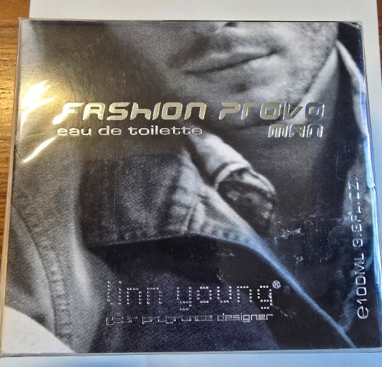 Official image of Eau de toilette ; Linn Young ; Fashion provo published by OECD 2
