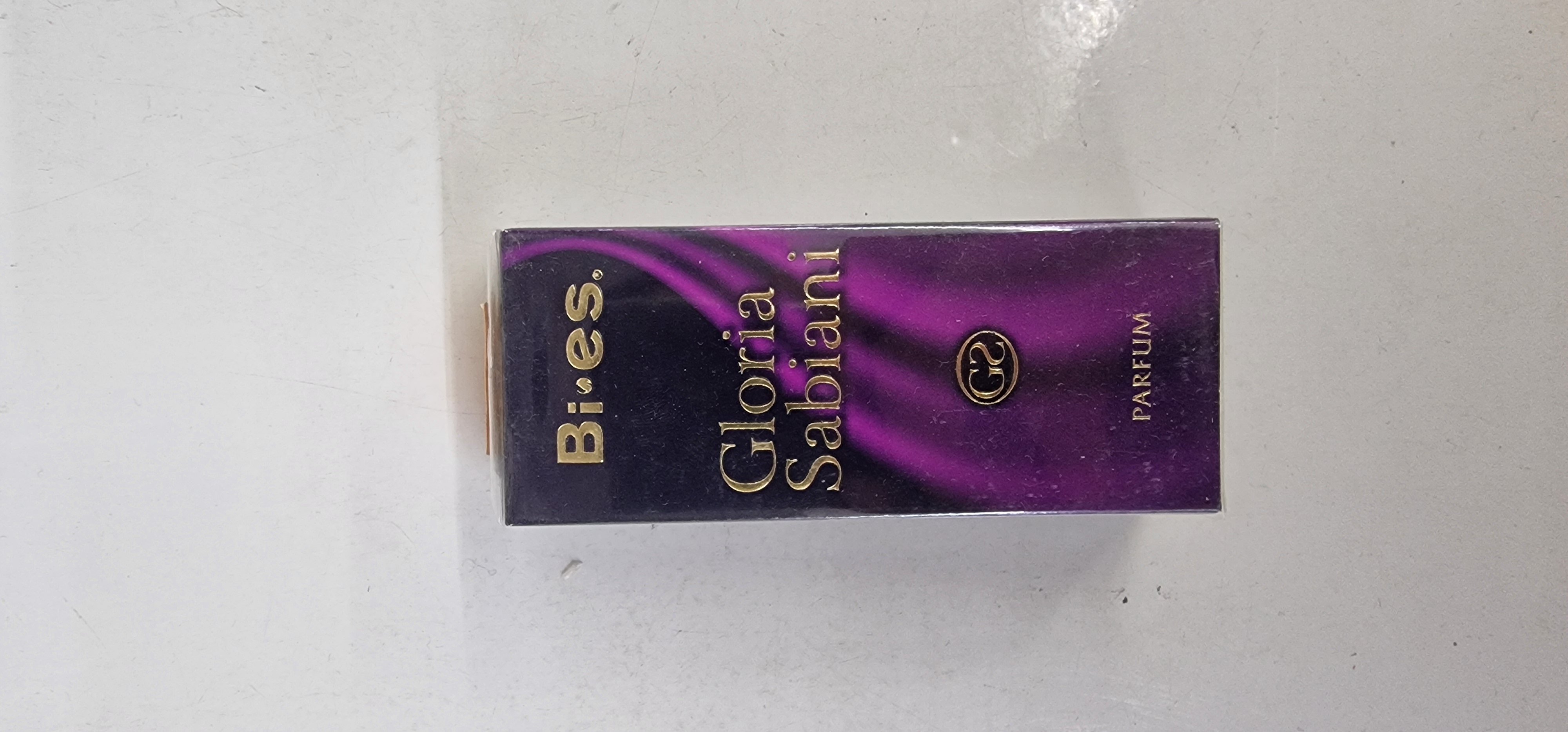 Official image of Perfume ; Bi es ; Gloria Sabiani published by OECD