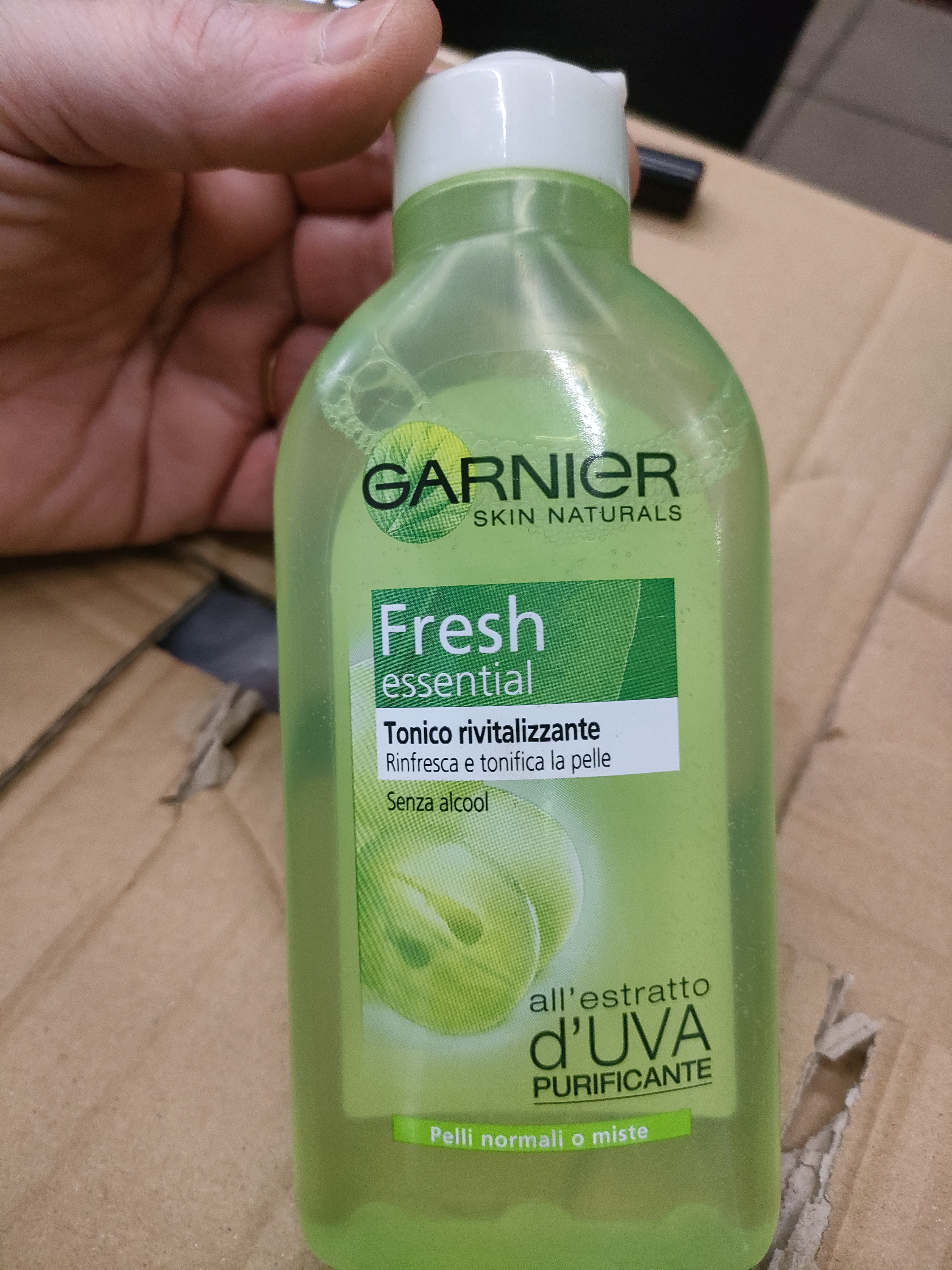 Official image of Face tonic ; Garnier ; Fresh essential published by OECD