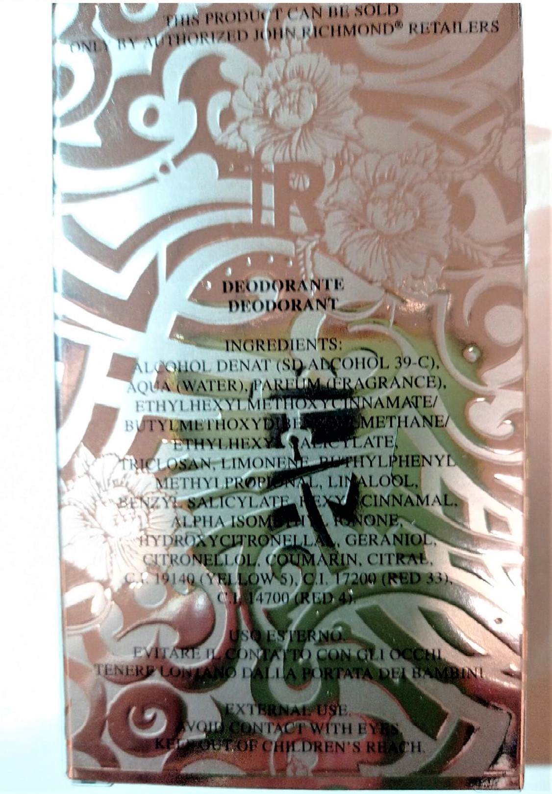 Official image of Perfume ; John Richmond ; published by OECD 2