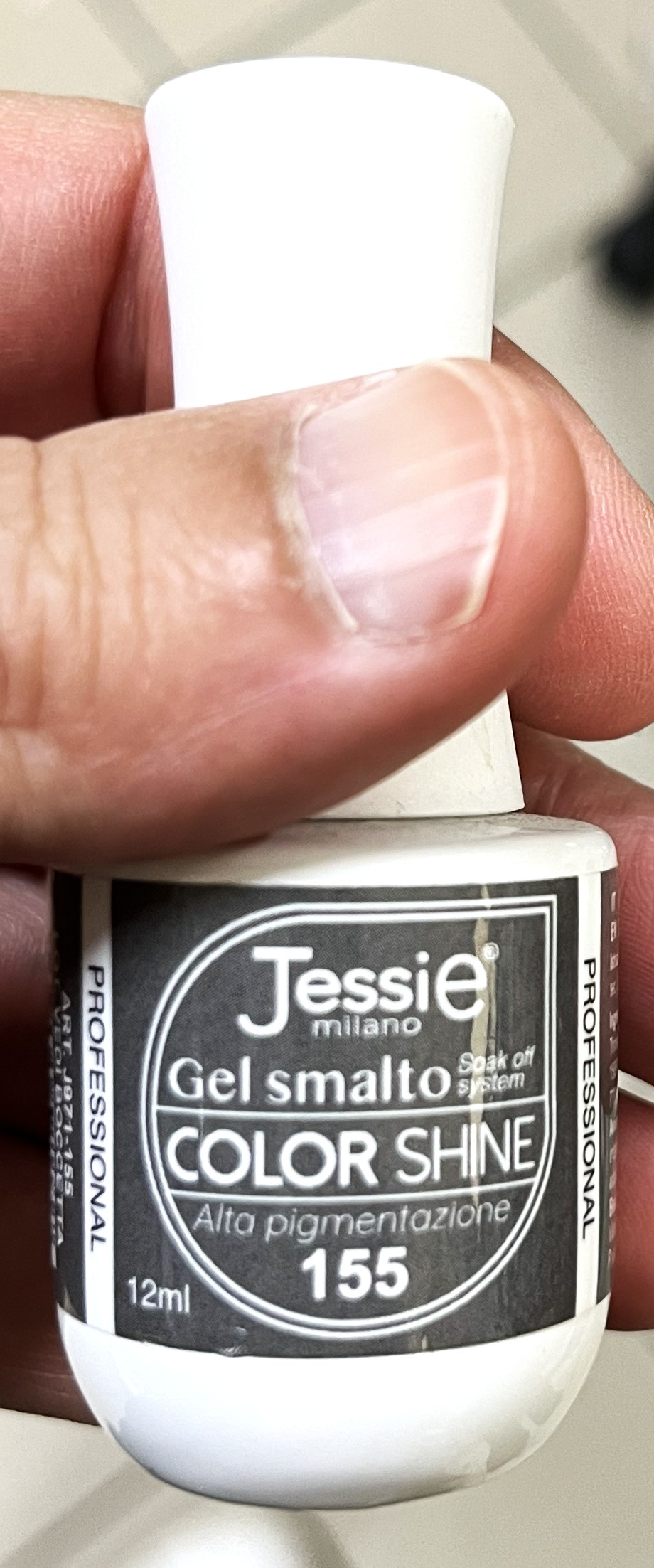 Official image of Gel nail polish ; Jessie Milano ; Color Shine 155 published by OECD
