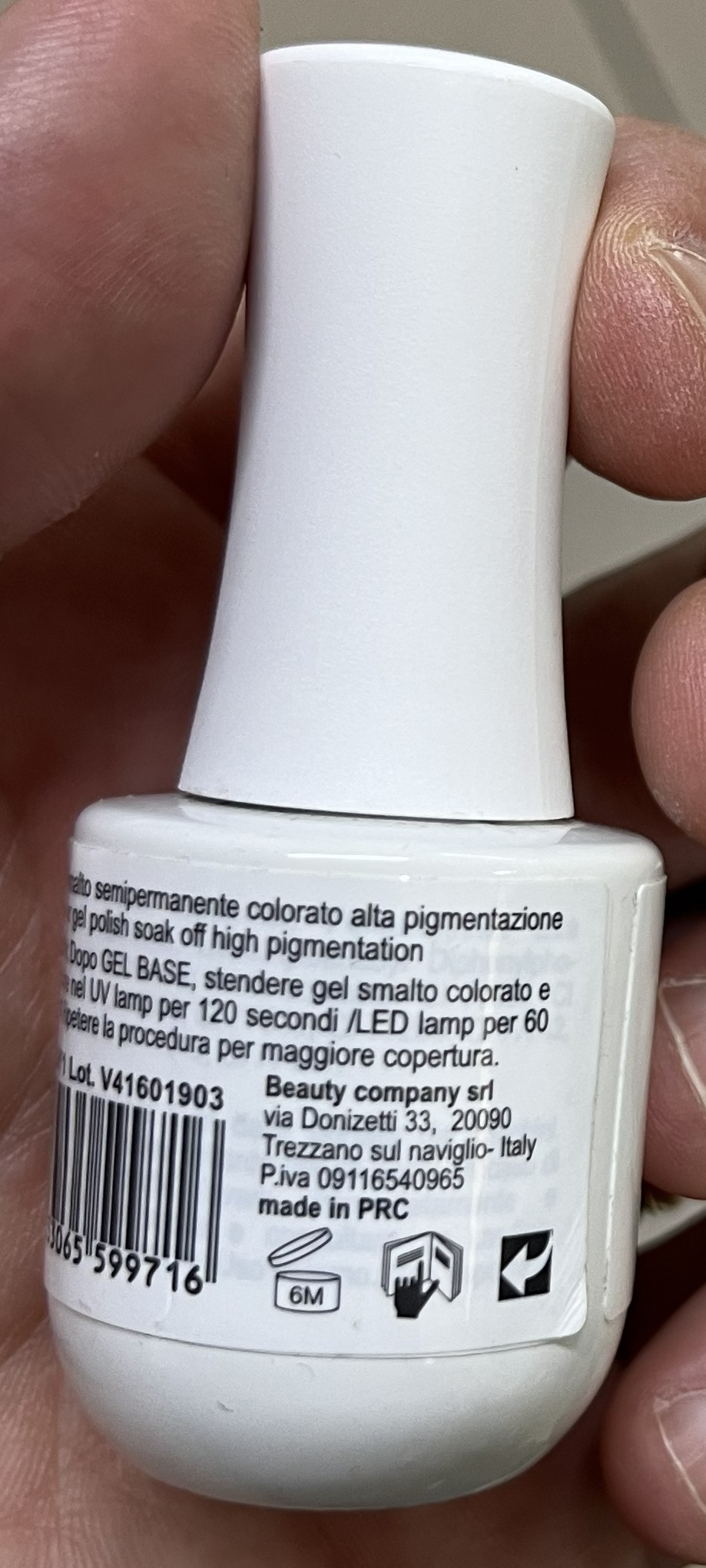 Official image of Gel nail polish ; Jessie Milano ; Color Shine pigmentazione n.249 e 250 published by OECD 3