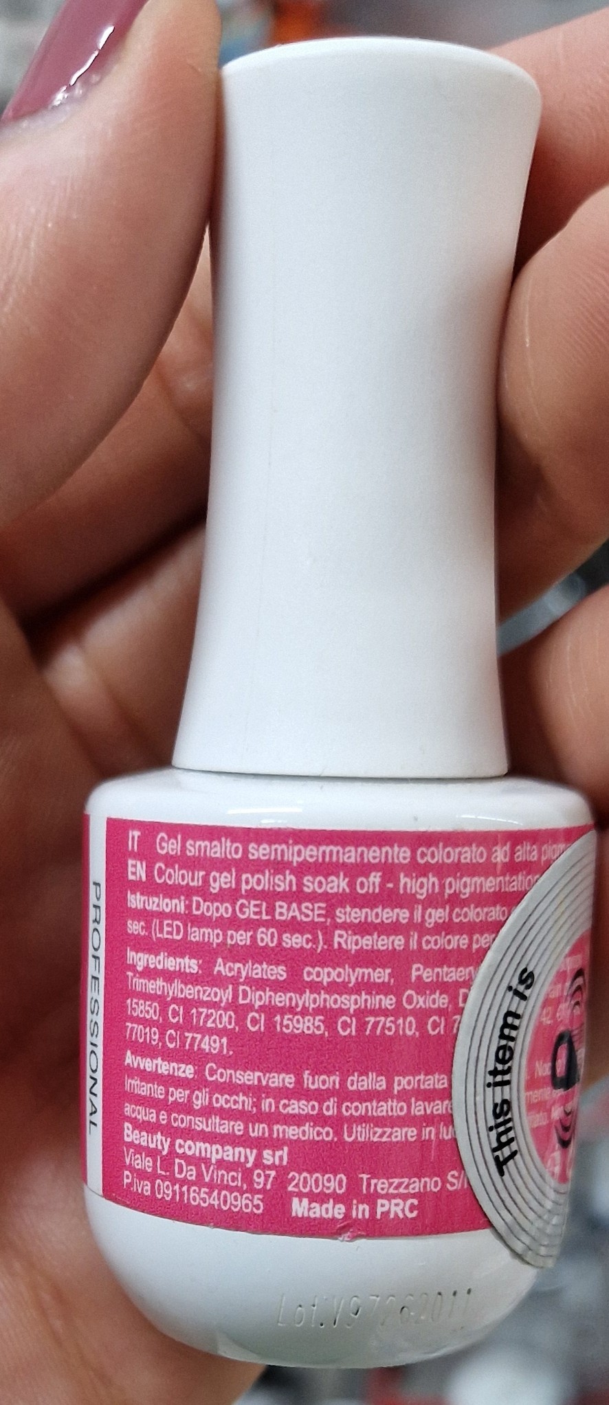 Official image of Gel nail polish ; Jessie Milano ; Color Shine 086 published by OECD 2