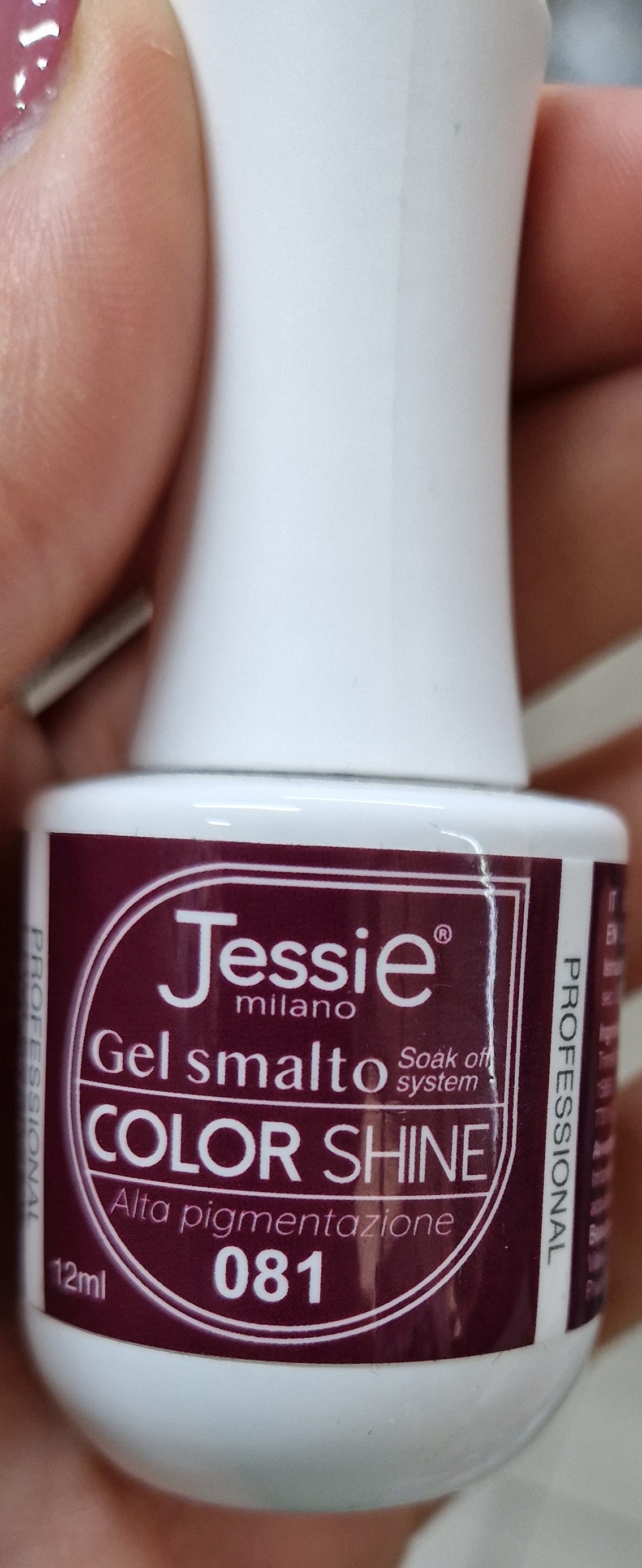 Official image of Gel nail polish ; Jessie Milano ; Color Shine 081 published by OECD