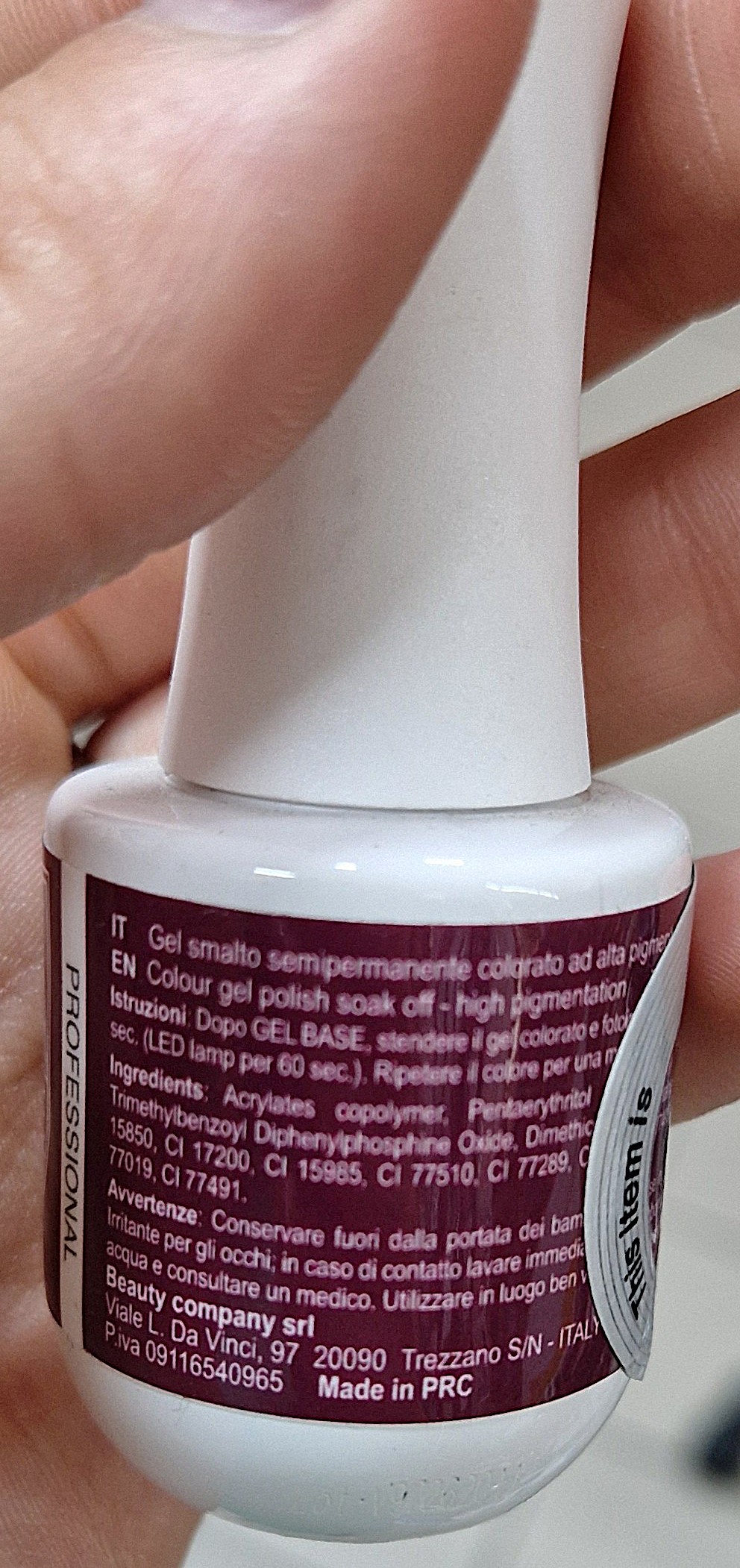 Official image of Gel nail polish ; Jessie Milano ; Color Shine 081 published by OECD 2