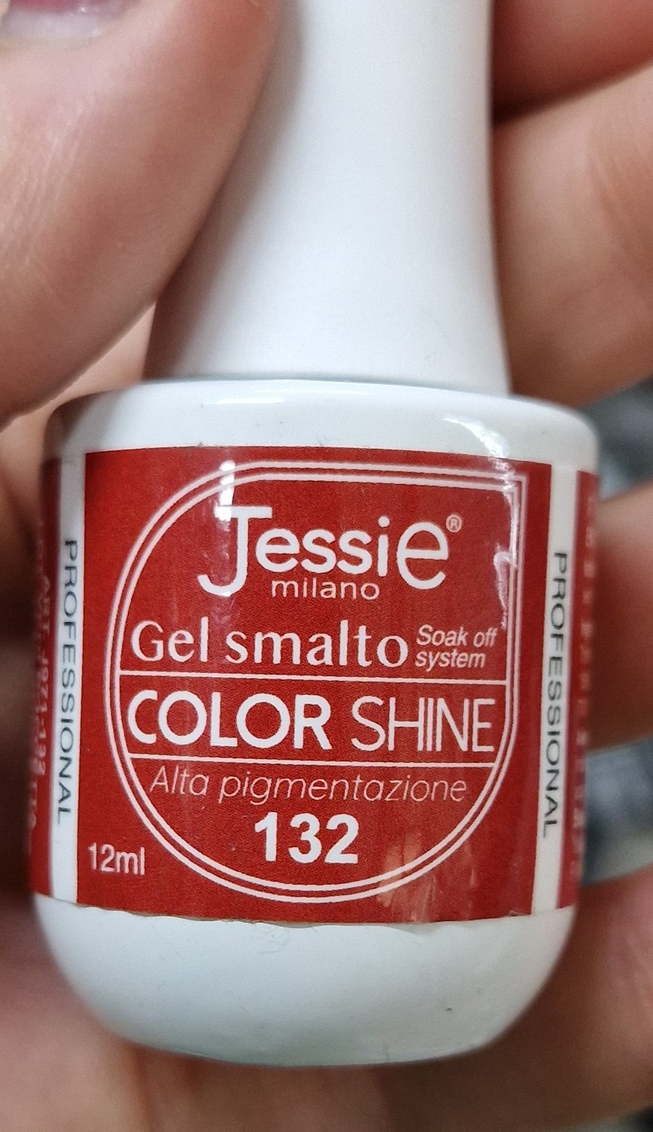 Official image of Gel nail polish ; Jessie Milano ; Color Shine 132 published by OECD