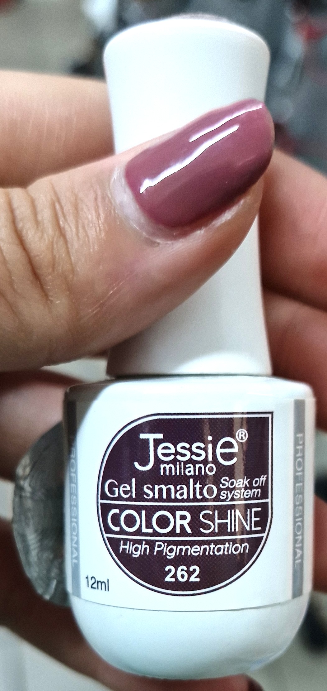 Official image of Gel nail polish ; Jessie Milano ; Color Shine pigmentazione 260 e 262 published by OECD 4