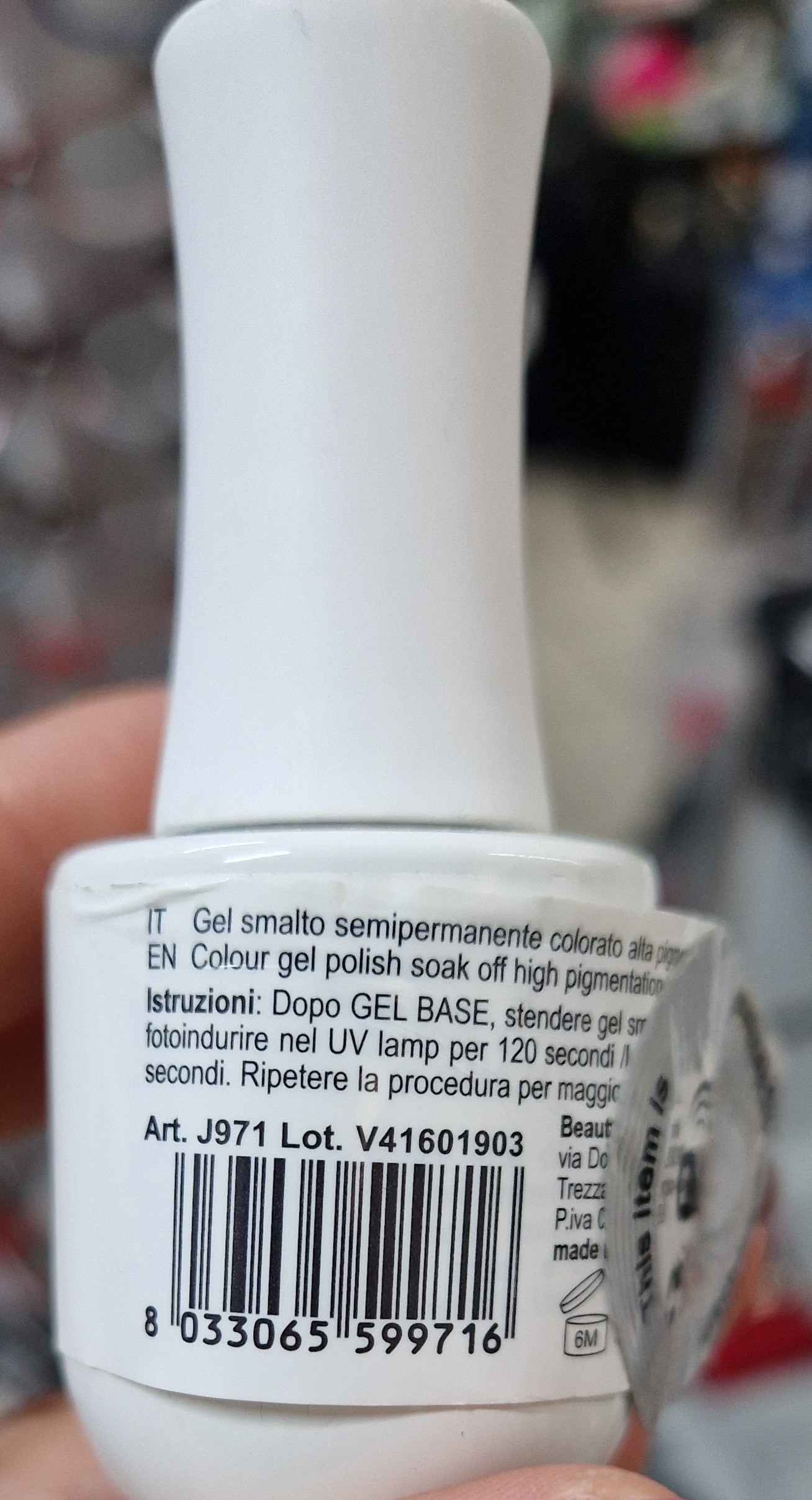 Official image of Gel nail polish ; Jessie Milano ; Color Shine pigmentazione 260 e 262 published by OECD 6