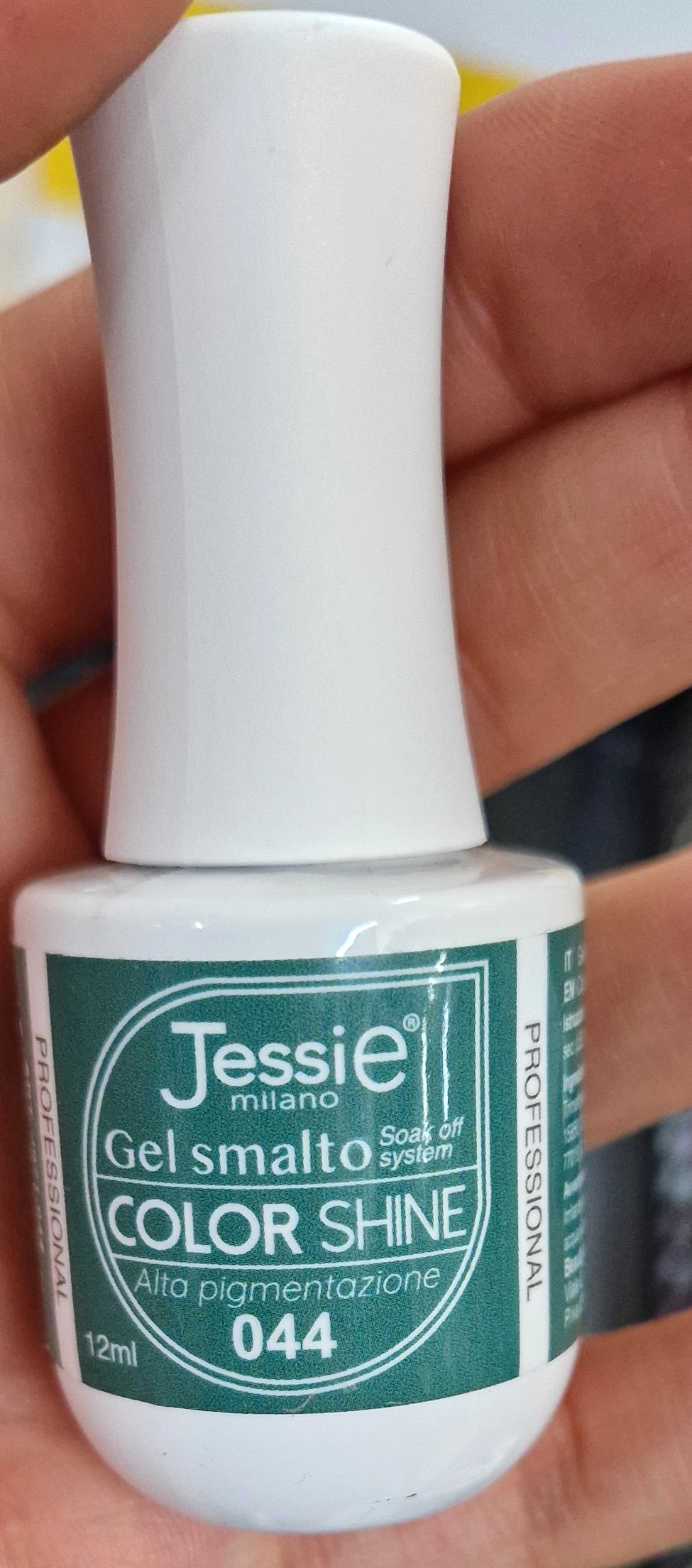 Official image of Gel nail polish ; Jessie Milano ; Color Shine 044 published by OECD