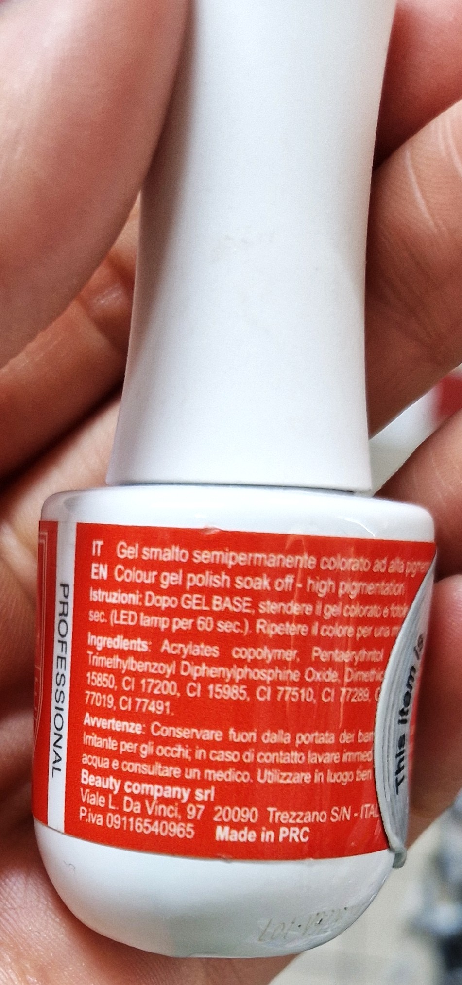 Official image of Gel nail polish ; Jessie Milano ; Color Shine 040 published by OECD 2