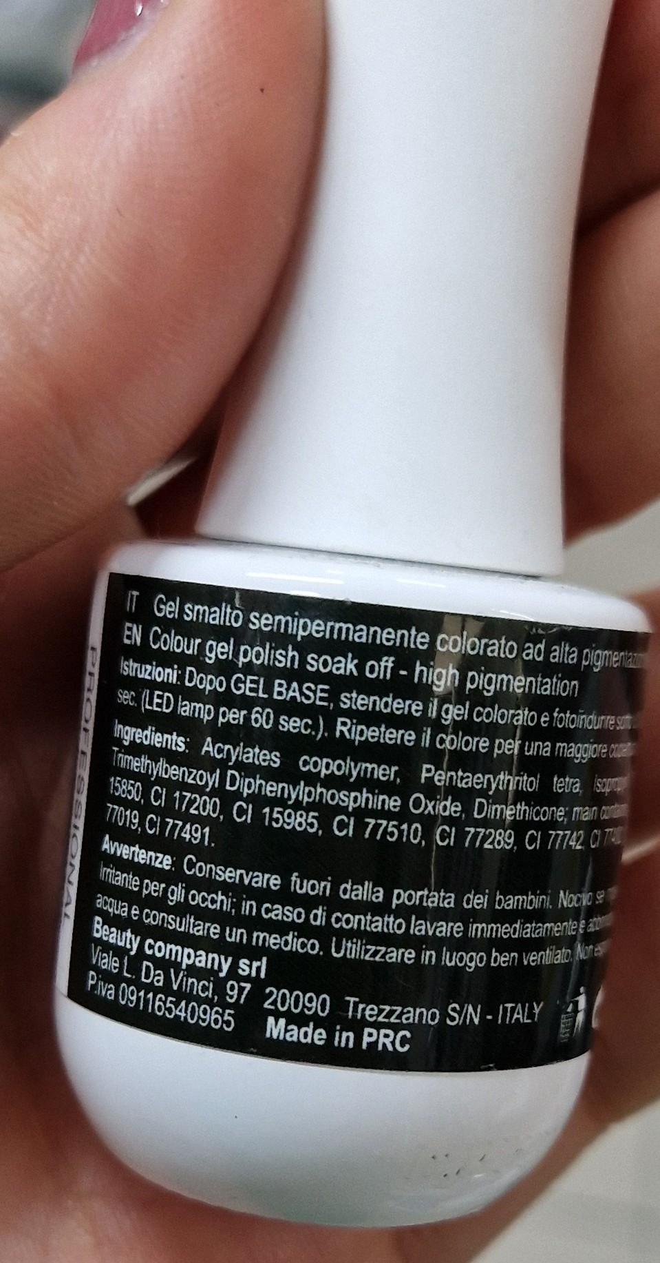 Official image of Gel nail polish ; Jessie Mialno ; Color Shine 063 published by OECD 2