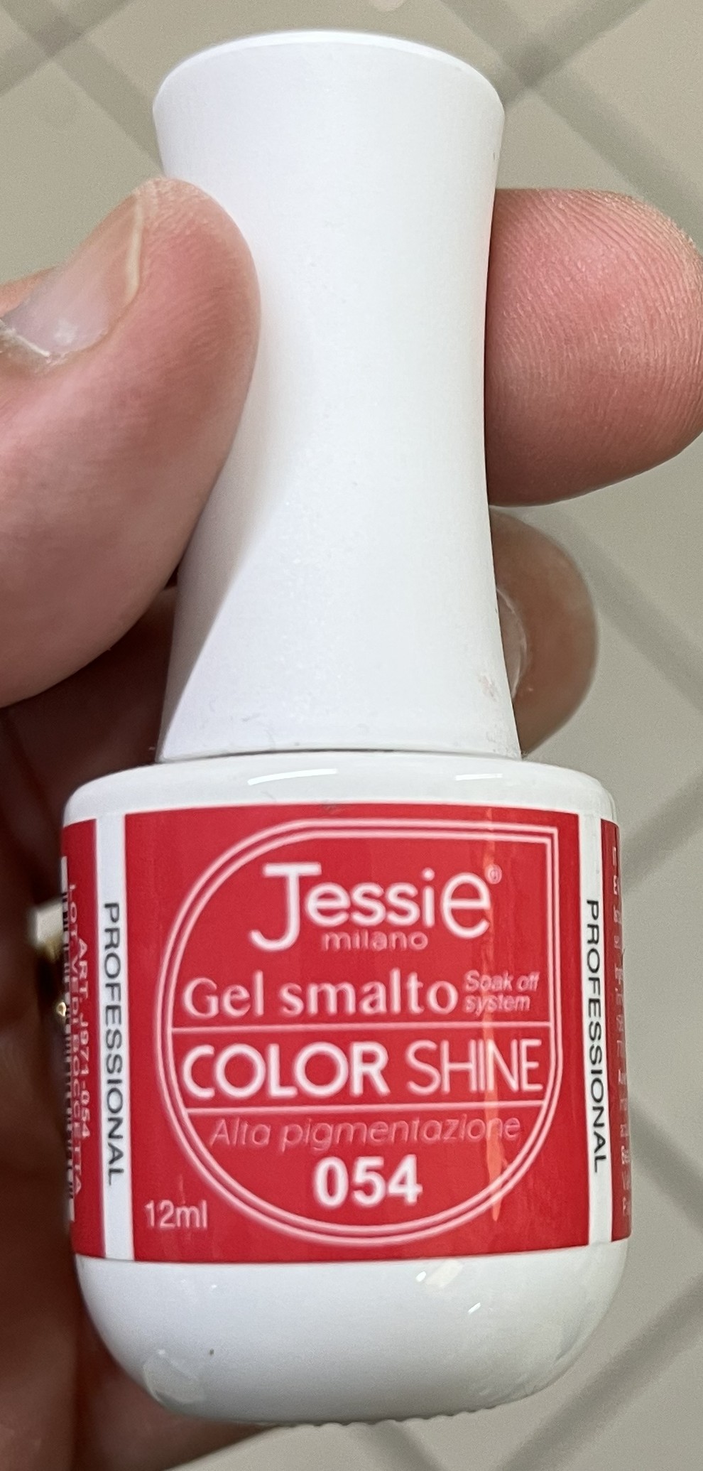 Official image of Gel nail polish ; Jessie Milano ; Color Shine 054 published by OECD