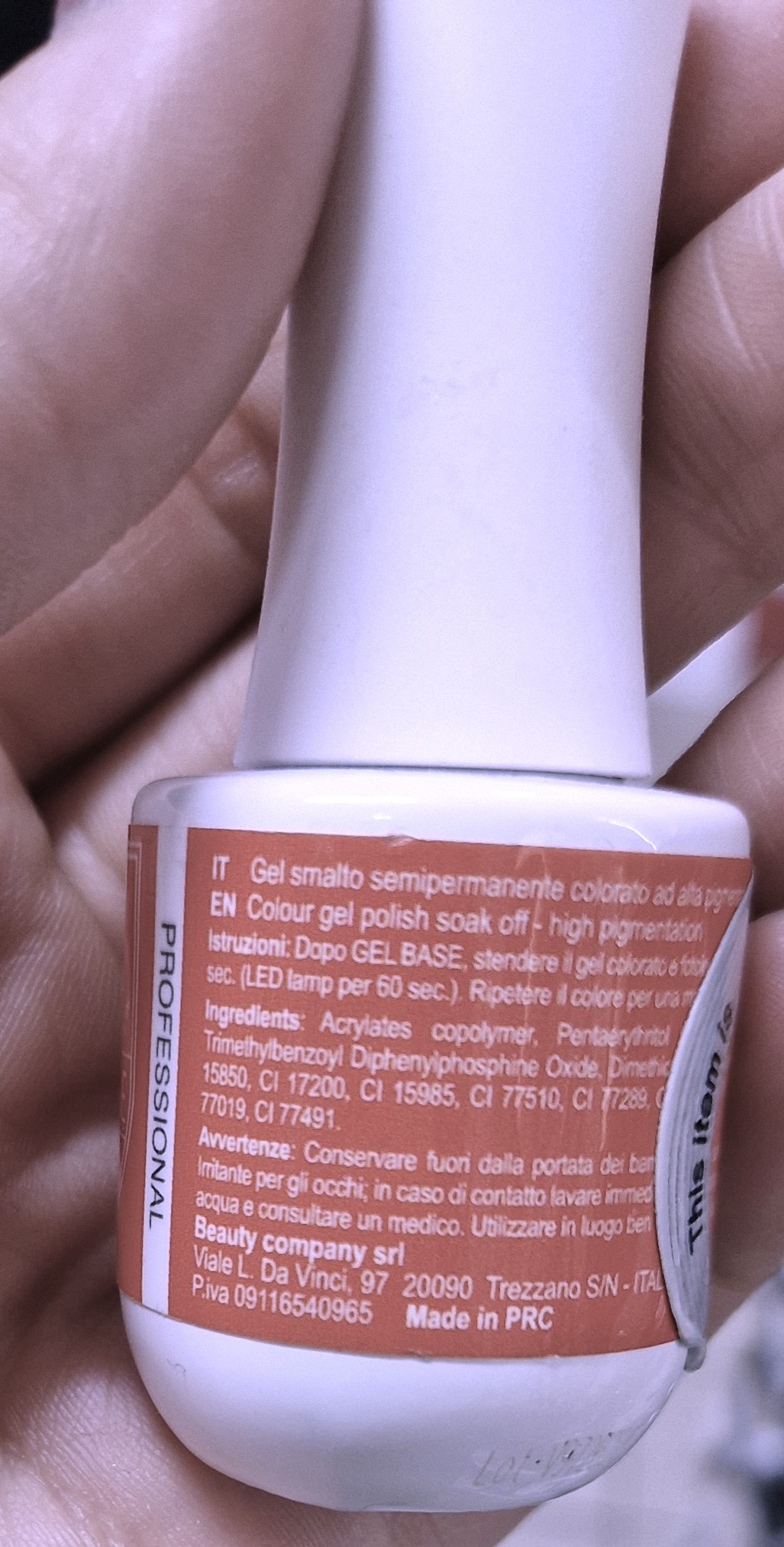 Official image of Gel nail polish ; Jessie Milano ; Color Shine 004 published by OECD 4