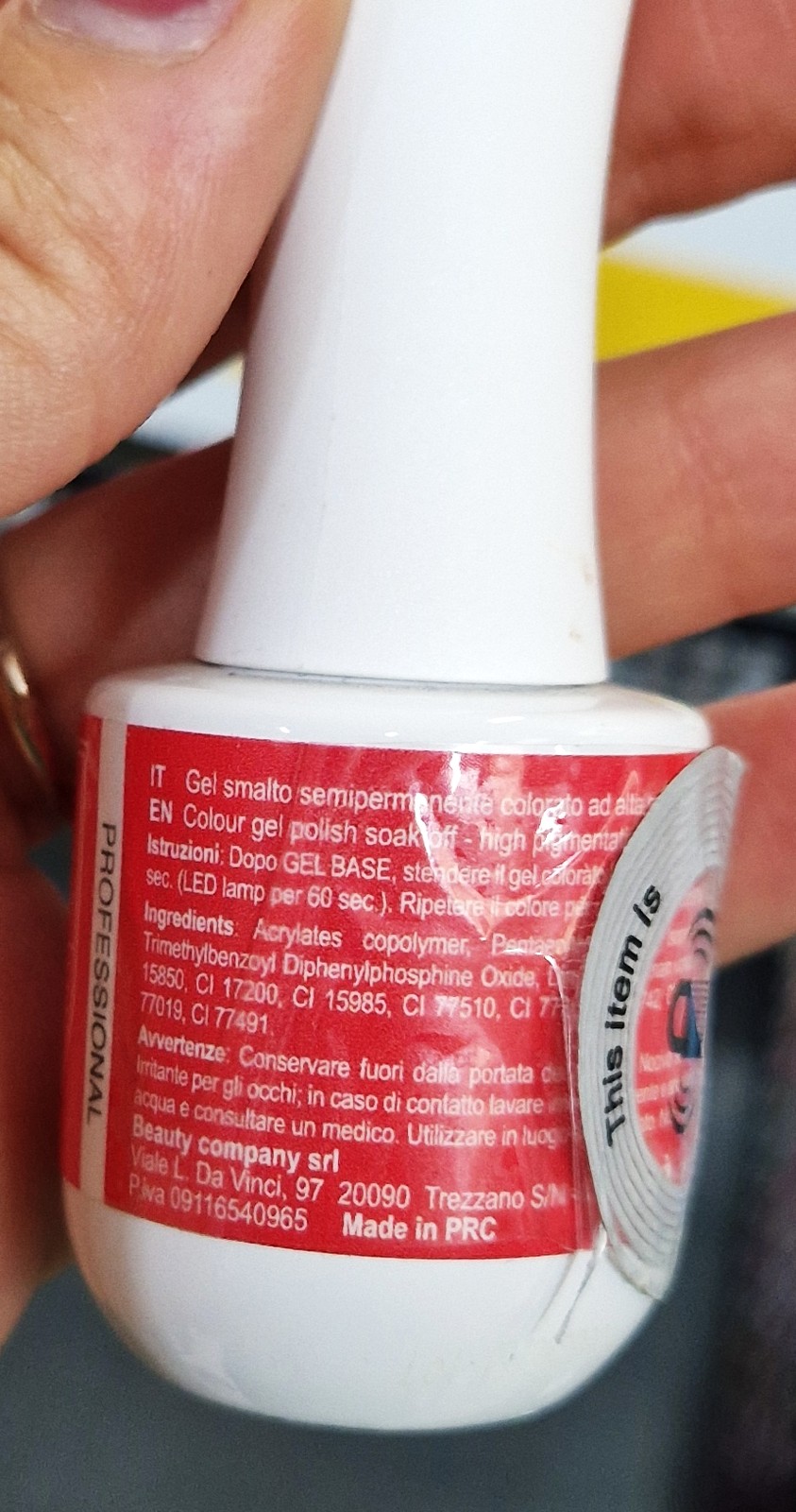 Official image of Gel nail polish ; Jessie Milano ; Color Shine 035 published by OECD 2