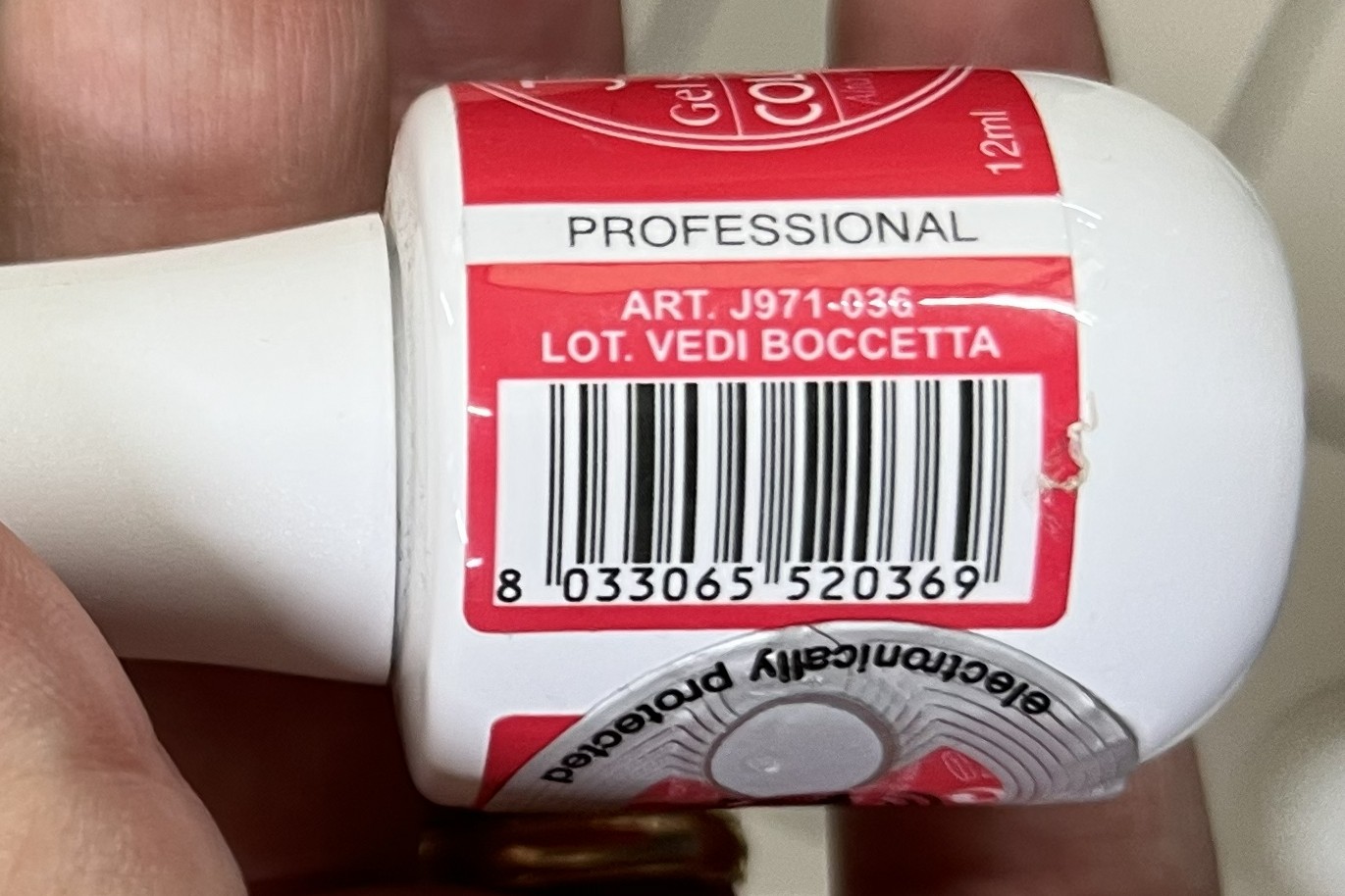 Official image of Gel nail polish ; Jessie Milano ; Color Shine 036 published by OECD 2