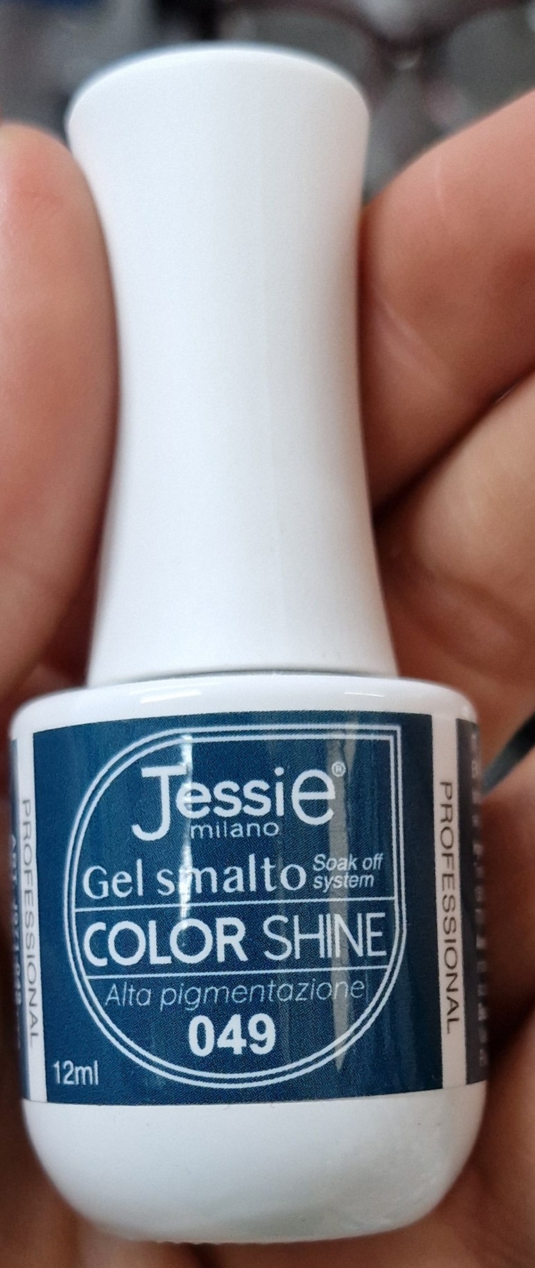 Official image of Gel nail polish ; Jessie Milano ; Color Shine 049 published by OECD