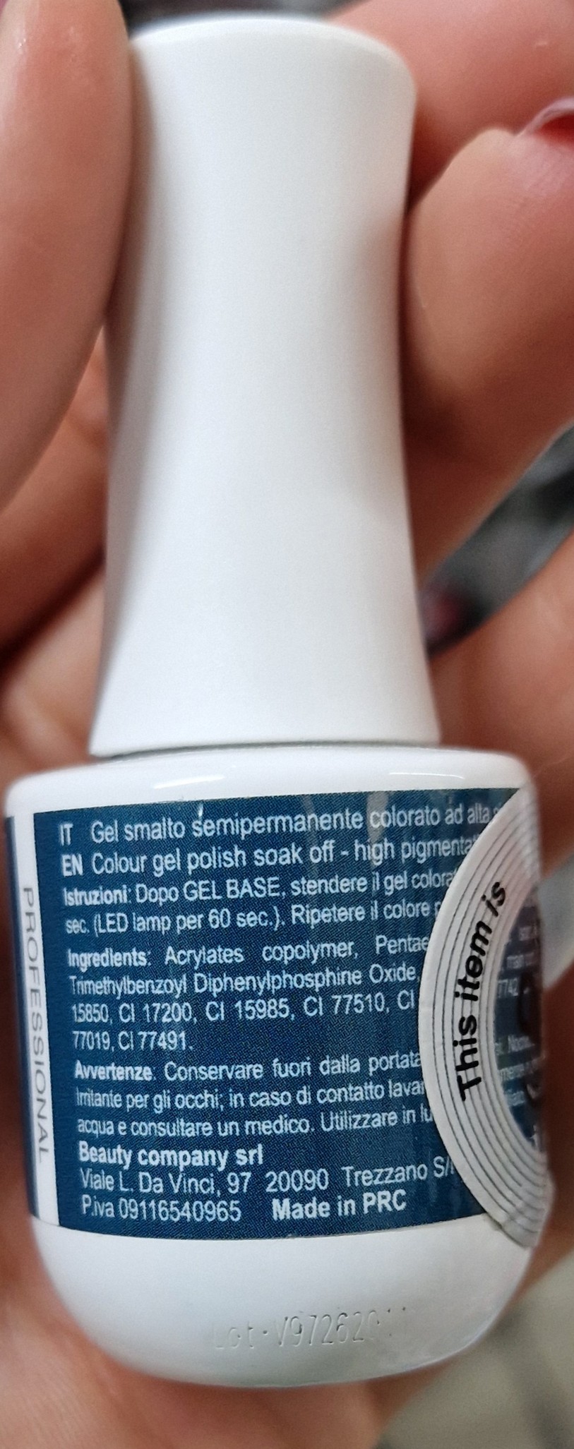 Official image of Gel nail polish ; Jessie Milano ; Color Shine 049 published by OECD 2