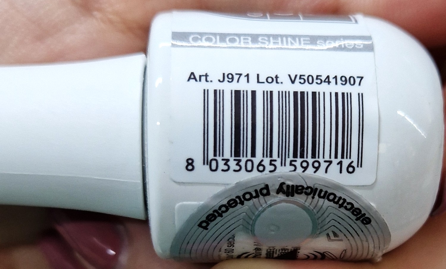 Official image of Gel nail polish ; Jessie Milano ; Color Life pigmentazione colori 274 e 275 published by OECD 6
