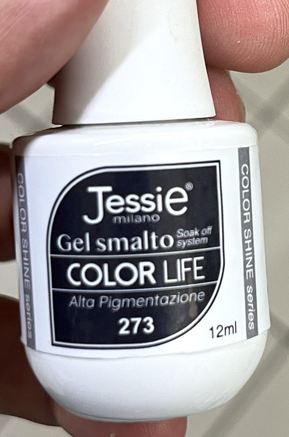 Official image of Gel nail polish ; Jessie Milano ; Color Life pigmentazione colori 272 e 273 published by OECD 4