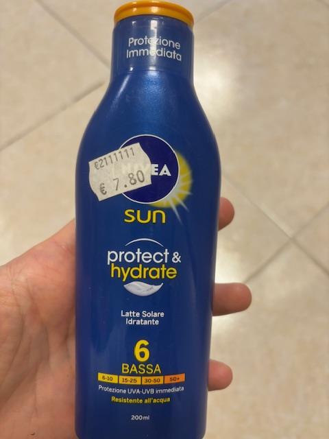 Official image of Sun protection milk ; Nivea ; Sun protect & hydrate published by OECD