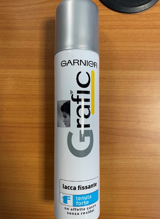 Official image of Hairspray ; Garnier ; Grafic tenuta forte published by OECD 3
